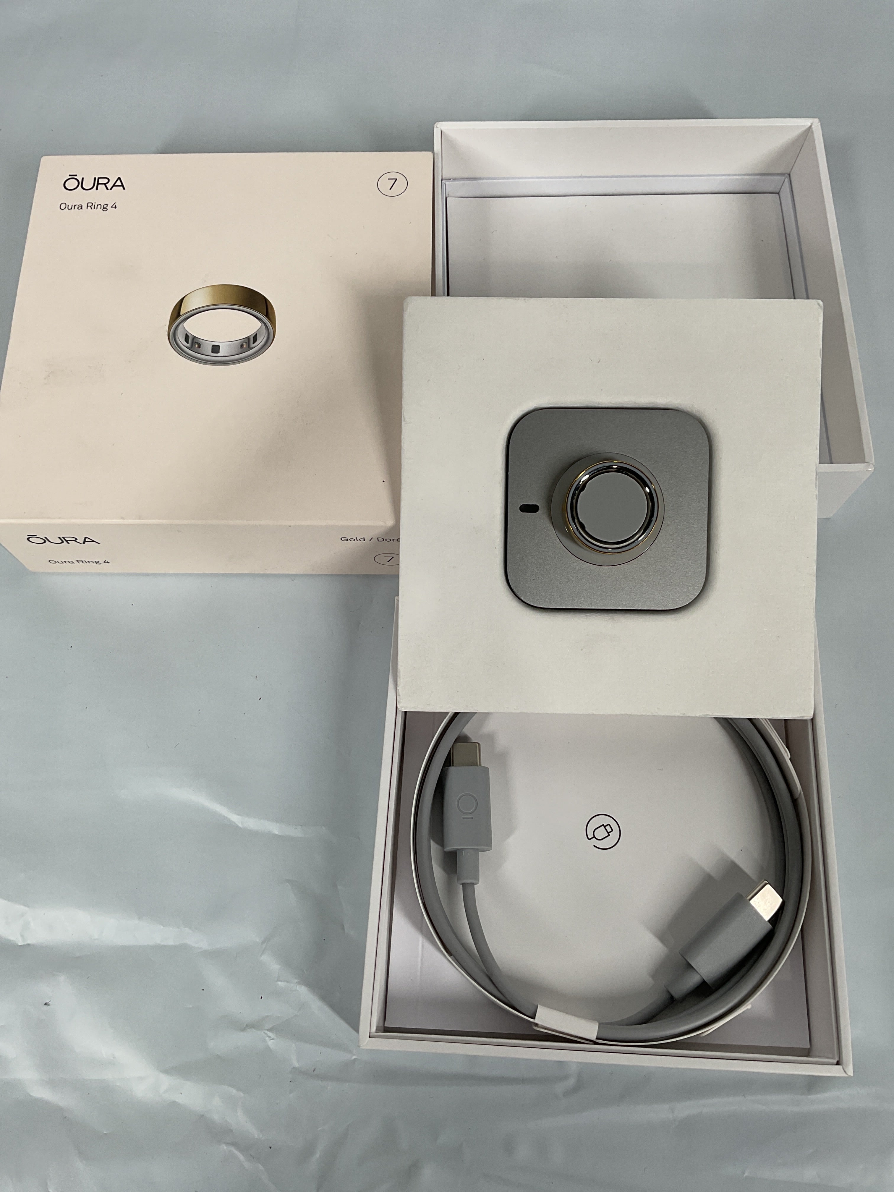 Oura Ring 4 - Gold - Size 7 - Sleep, Activity, Women’s Health, AI Advisor, Up to 8 Days of Battery Life, Size Before You Buy, Android & iOS Compatible Gold 7 U1