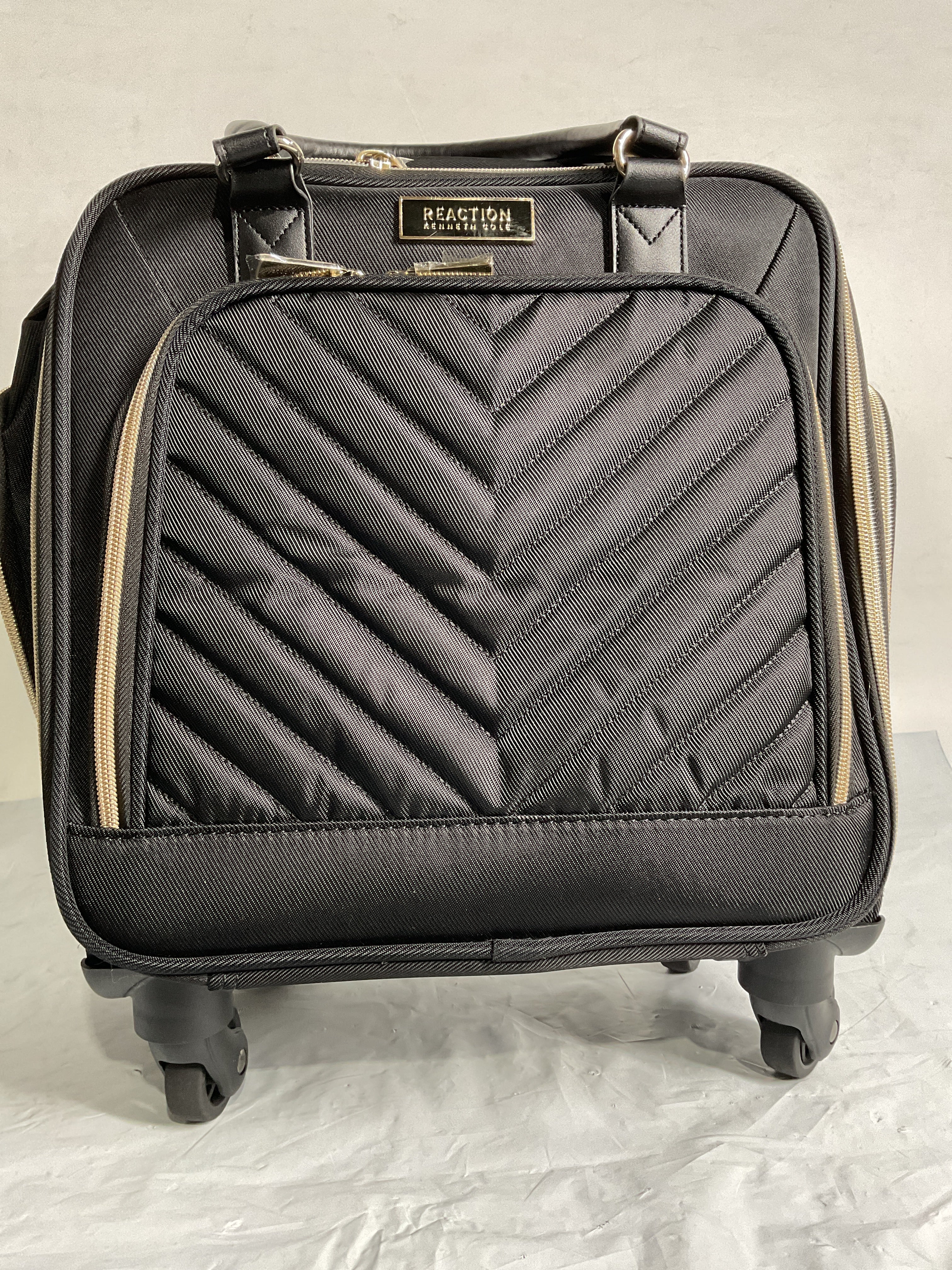 Kenneth Cole Reaction Women's Chelsea Chevron Softside 4-Wheel Underseater ( Black , One Size ) Black One Size U1