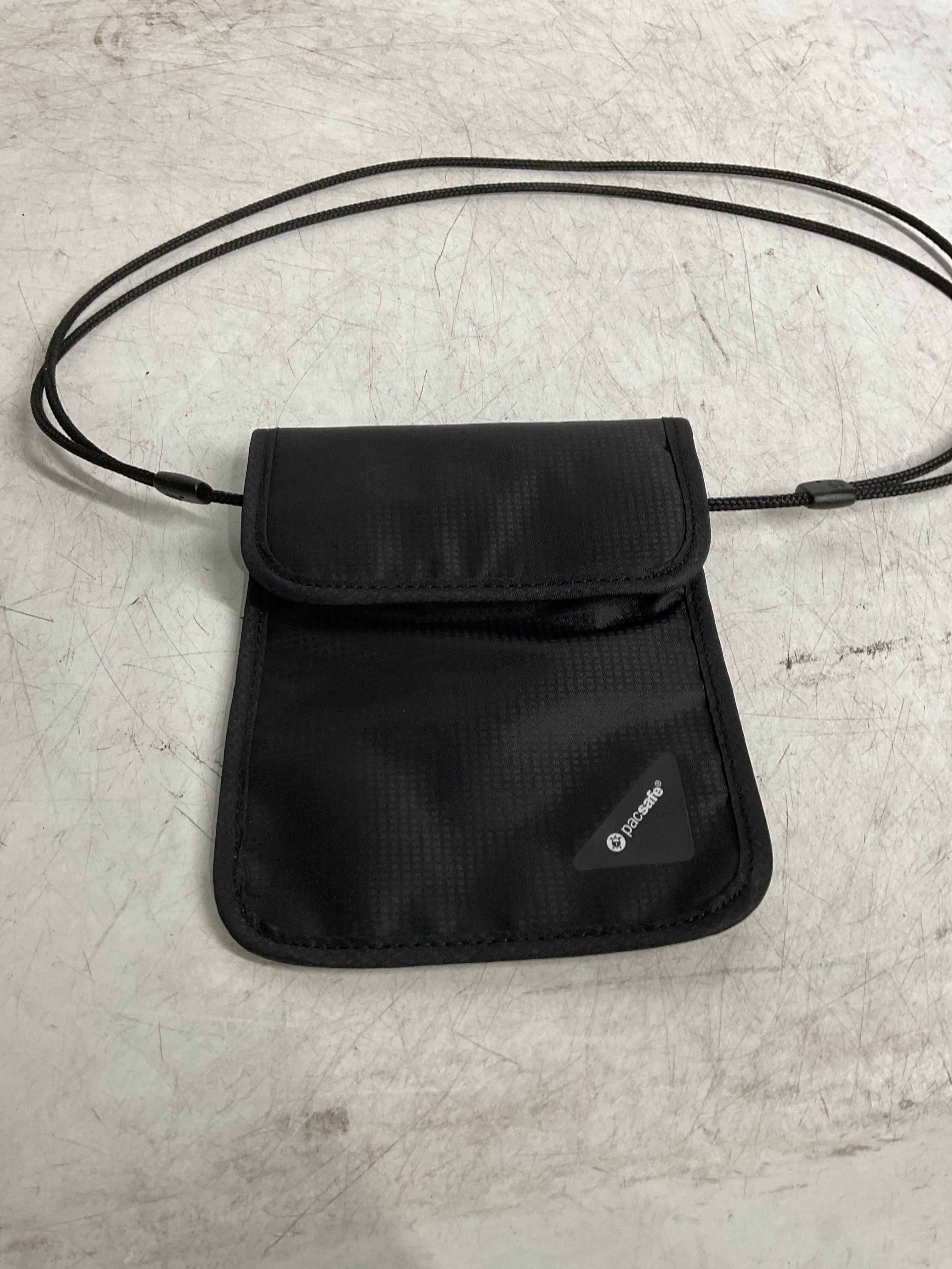 Pacsafe Coversafe X75 Anti-theft RFID Blocking Neck Pouch ( Black , One Size ) Black One Size U2