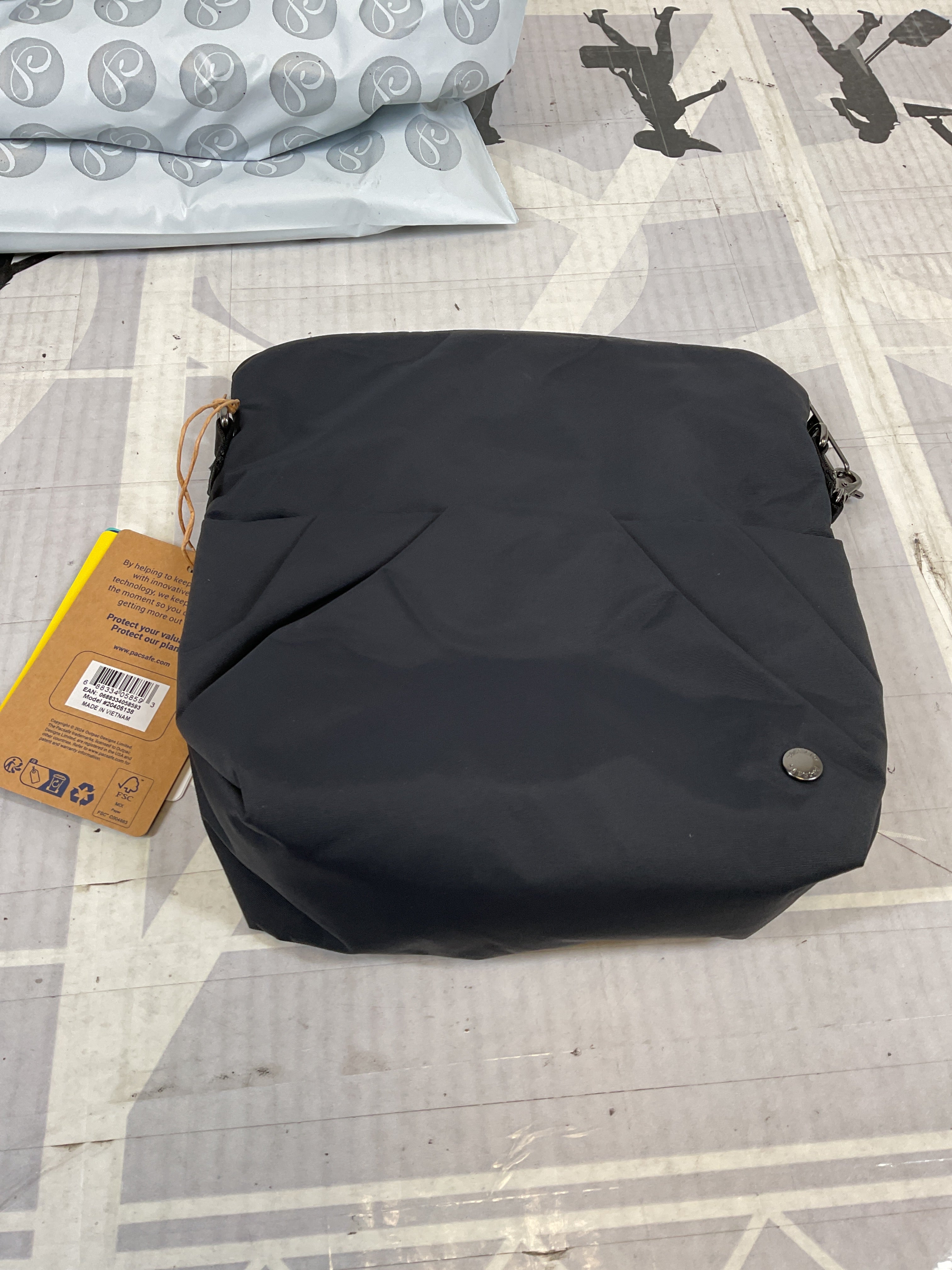 Pacsafe CX Convertible Crossbody ( Econyl Black , One Size ) Econyl Black One Size U2