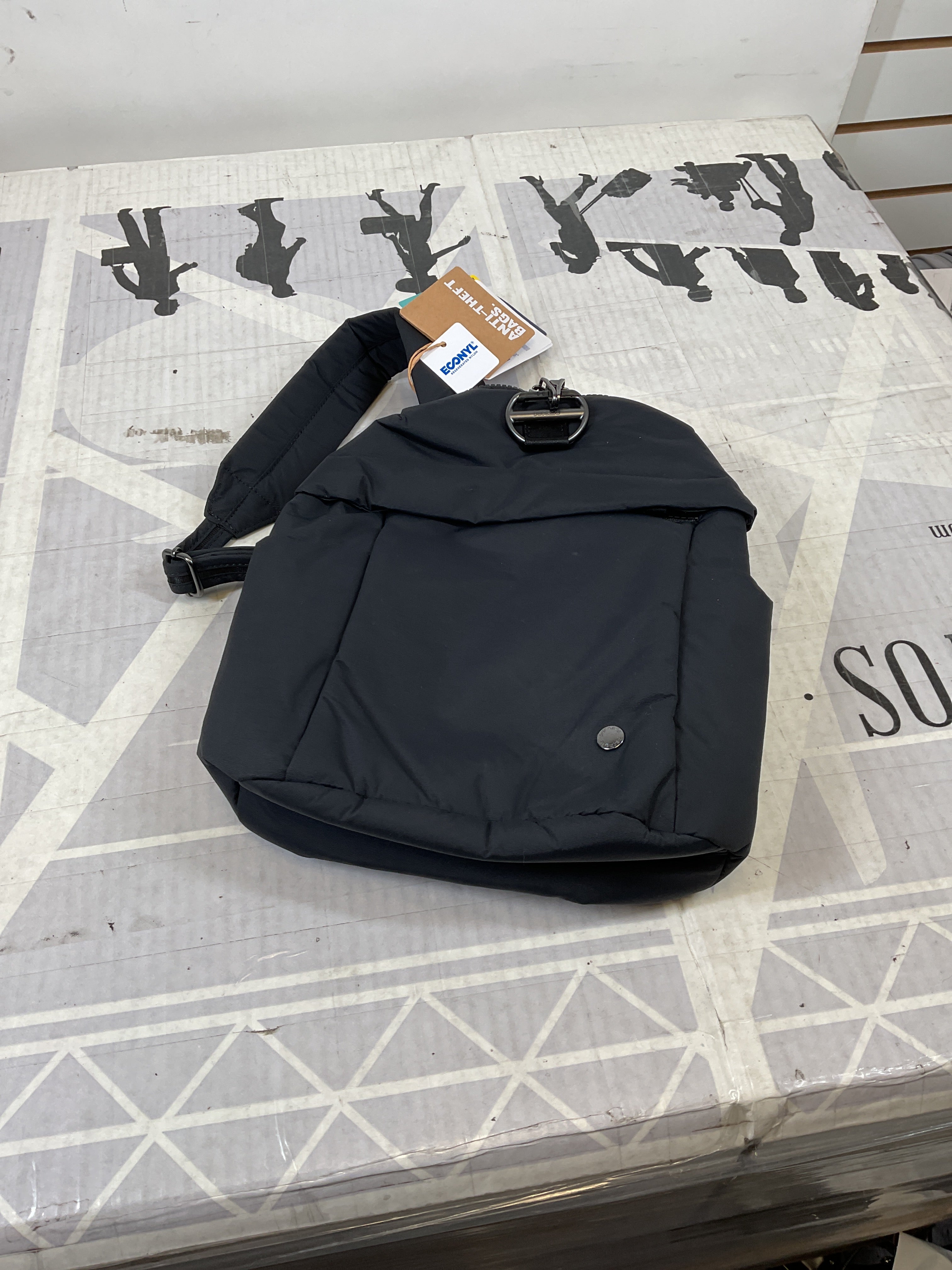 Pacsafe CX Backpack Petite ( Black , One Size ) Black One Size U1