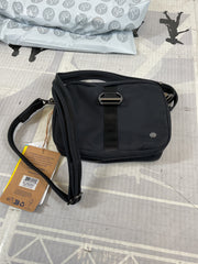 Pacsafe CX Square Crossbody ( Econyl Black , 2.4 Liter ) Econyl Black 2 4 Liter U1