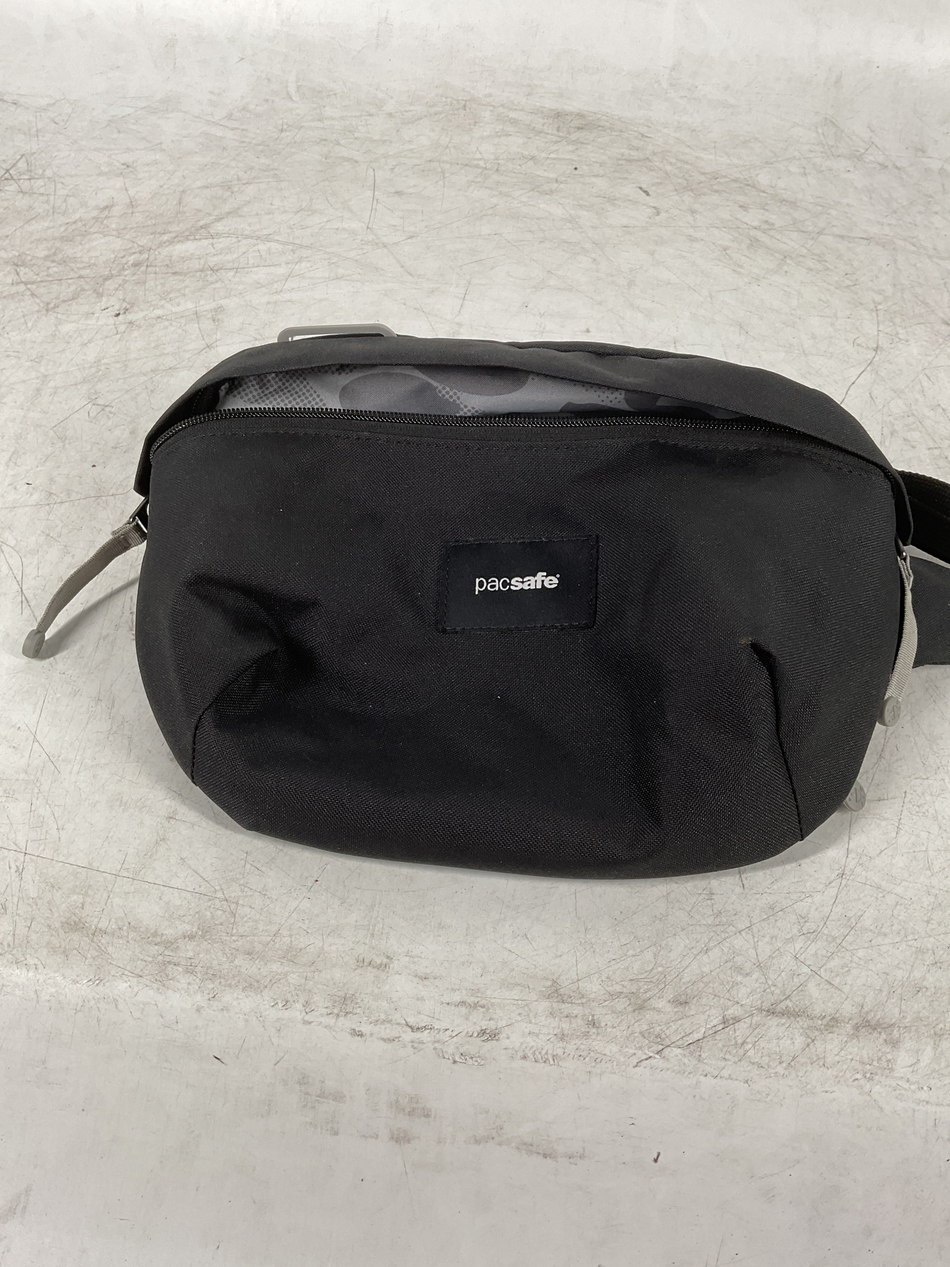 Pacsafe Go Anti Theft Sling Pack ( Jet Black , One Size ) Jet Black One Size U1