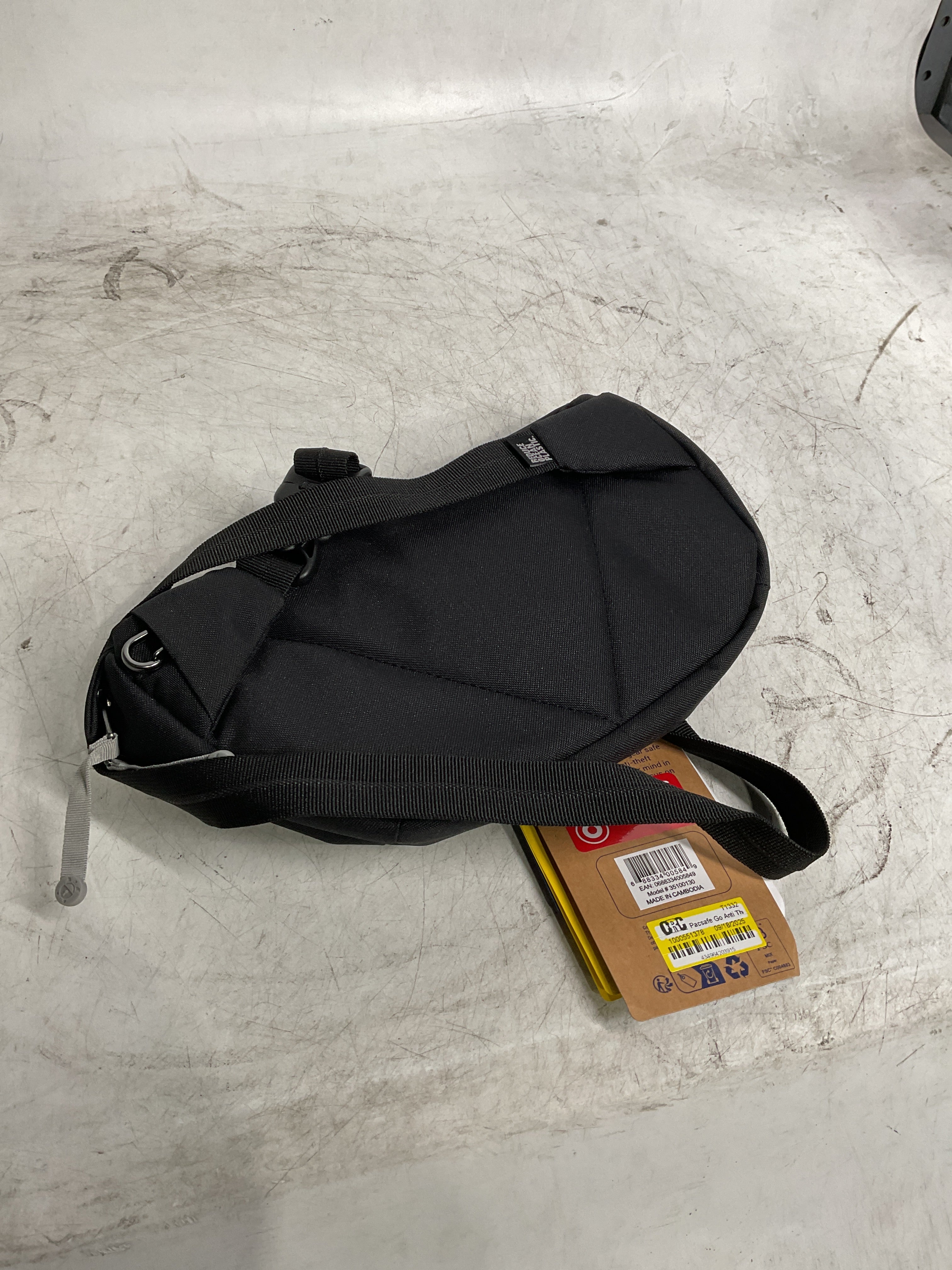 Pacsafe Go Anti Theft Sling Pack ( Jet Black , One Size ) Jet Black One Size U2