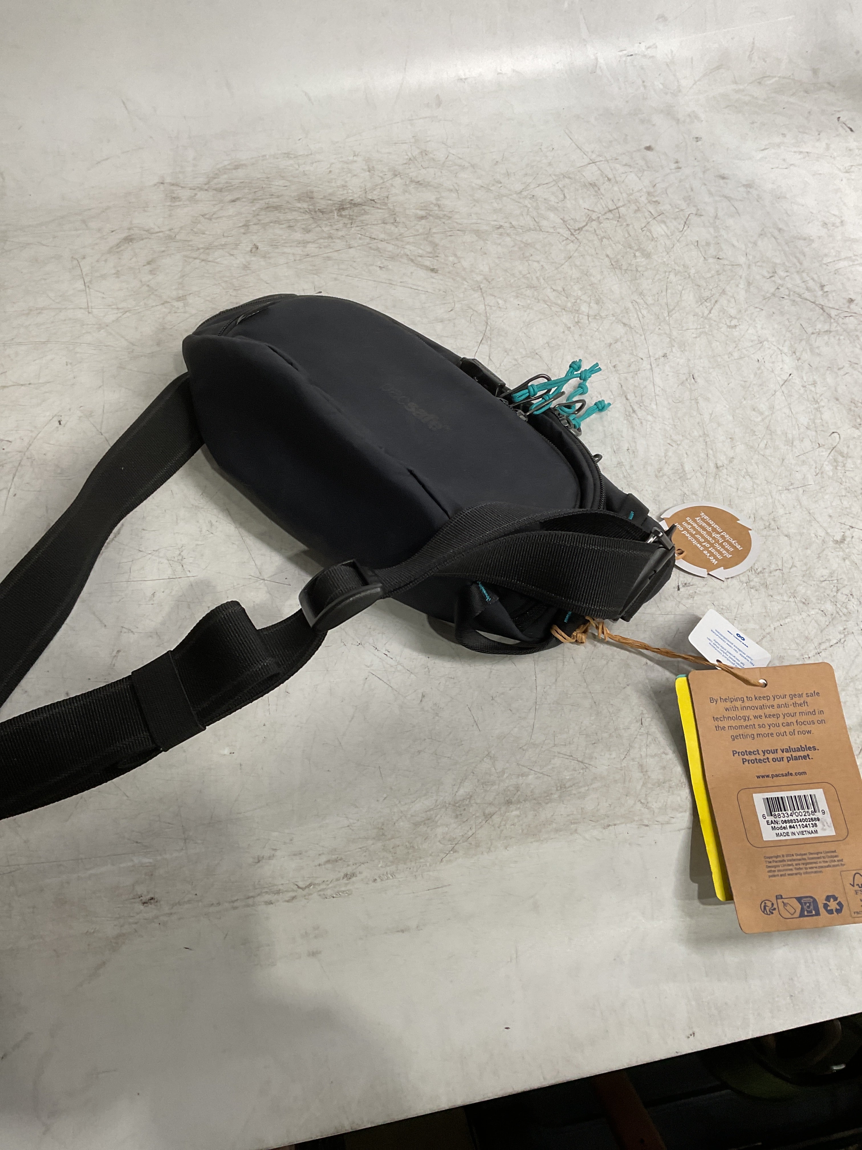 Pacsafe Eco Anti Theft Waist Pack ( ECONYL Black , One Size ) ECONYL Black One Size U1