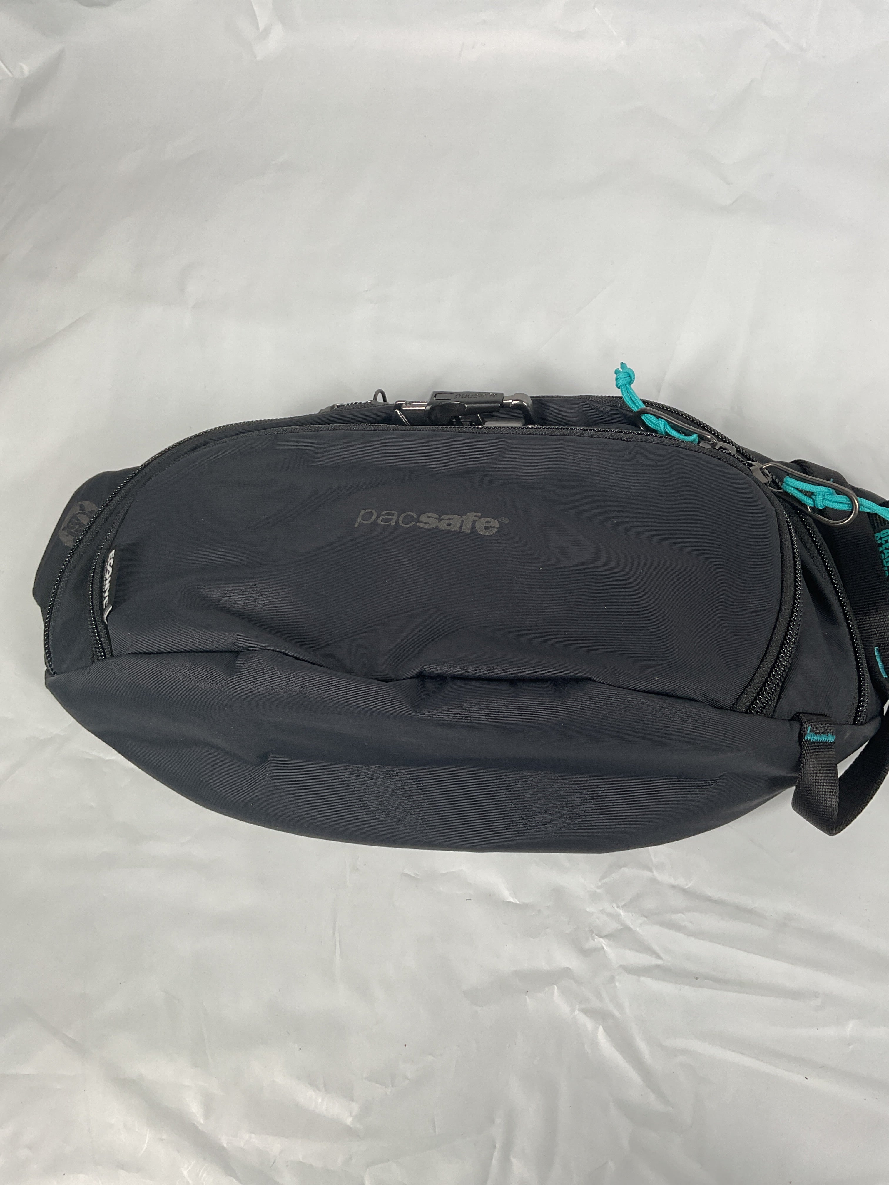 Pacsafe Eco Anti Theft Waist Pack ( ECONYL Black , One Size ) ECONYL Black One Size U2