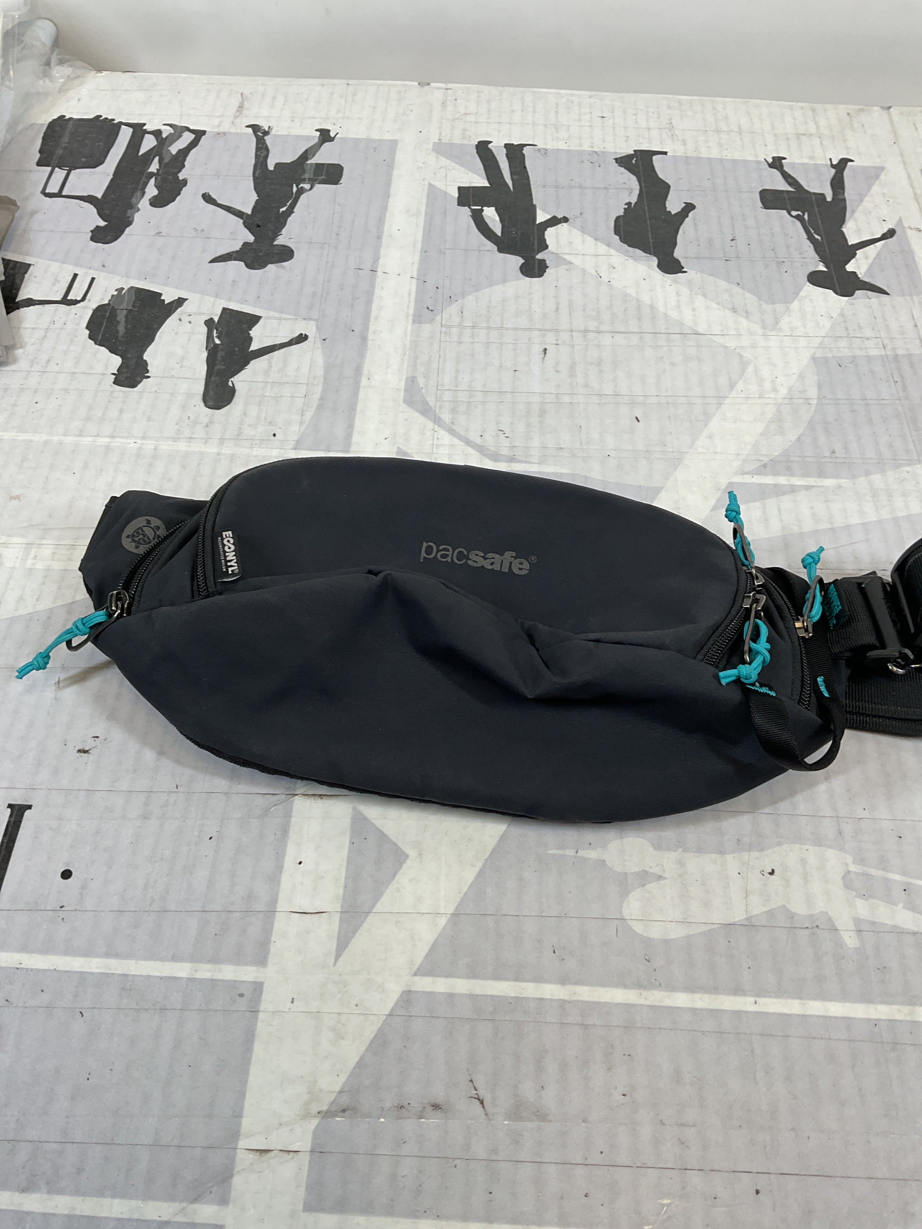 Pacsafe Eco Anti Theft Waist Pack ( ECONYL Black , One Size ) ECONYL Black One Size U3