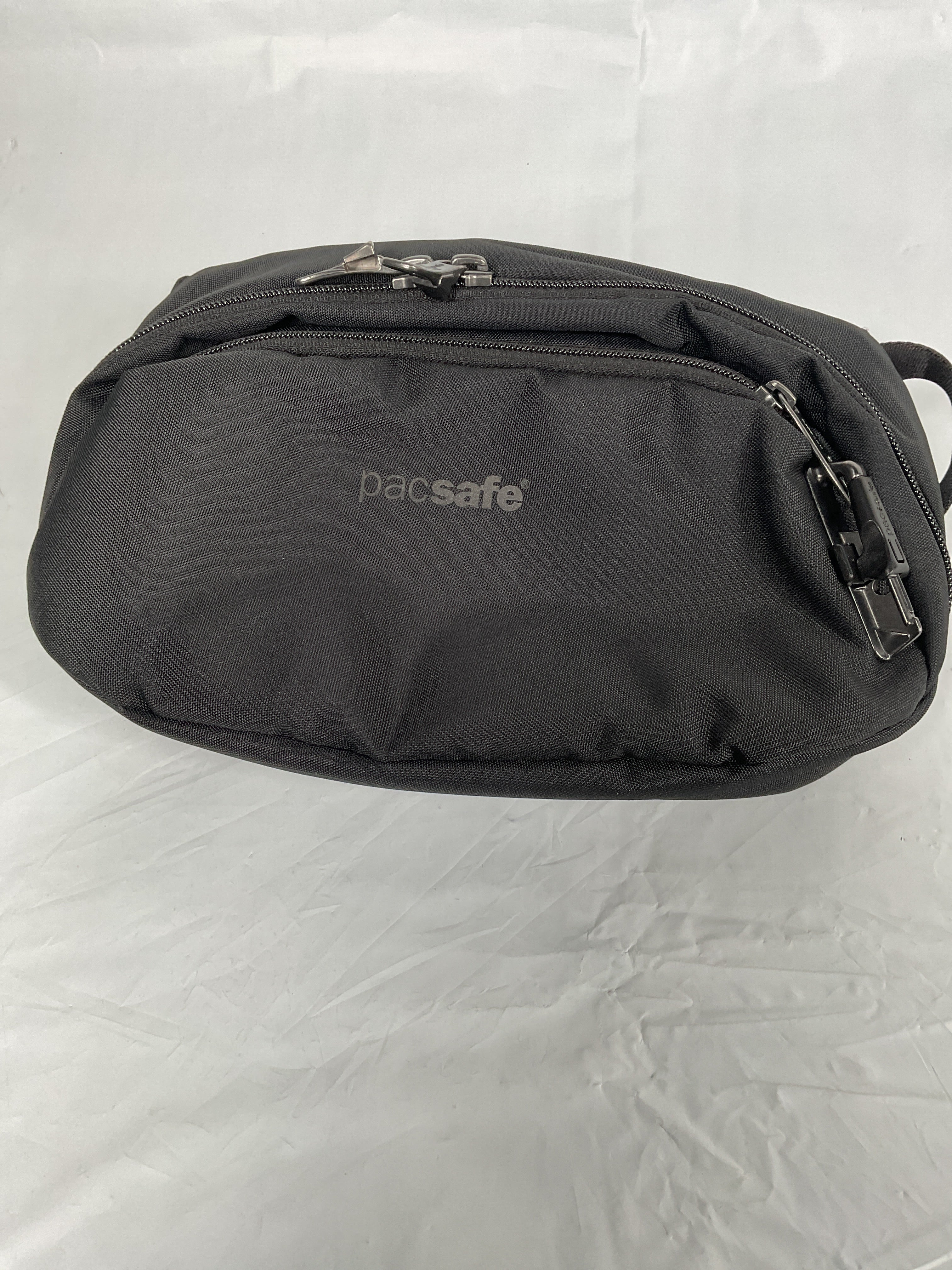 Pacsafe Vibe 100 Hip Pack ( Jet Black , One Size ) Jet Black One Size U1