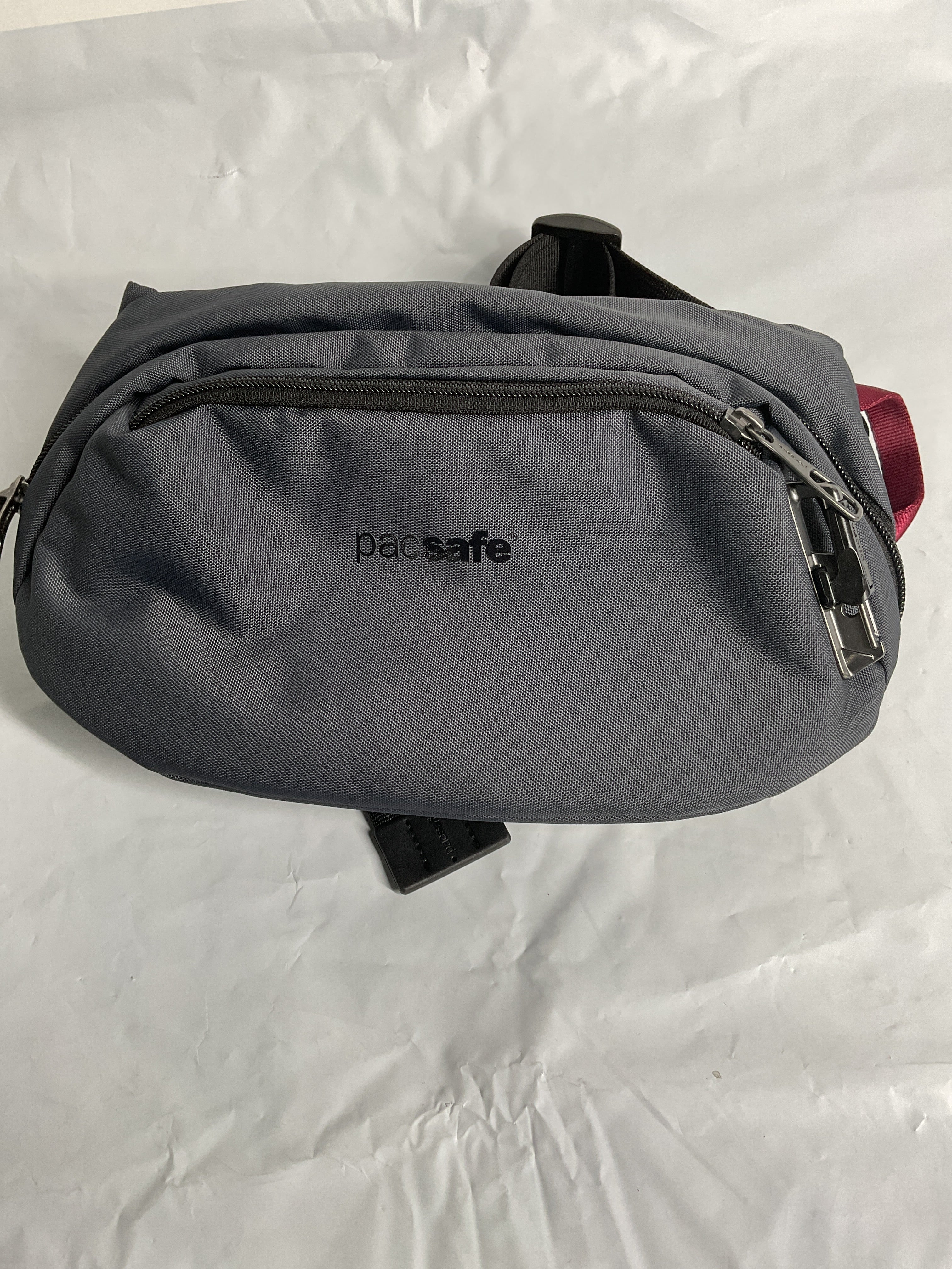 Pacsafe Vibe 100 Hip Pack ( Slate , One Size ) Slate One Size U1