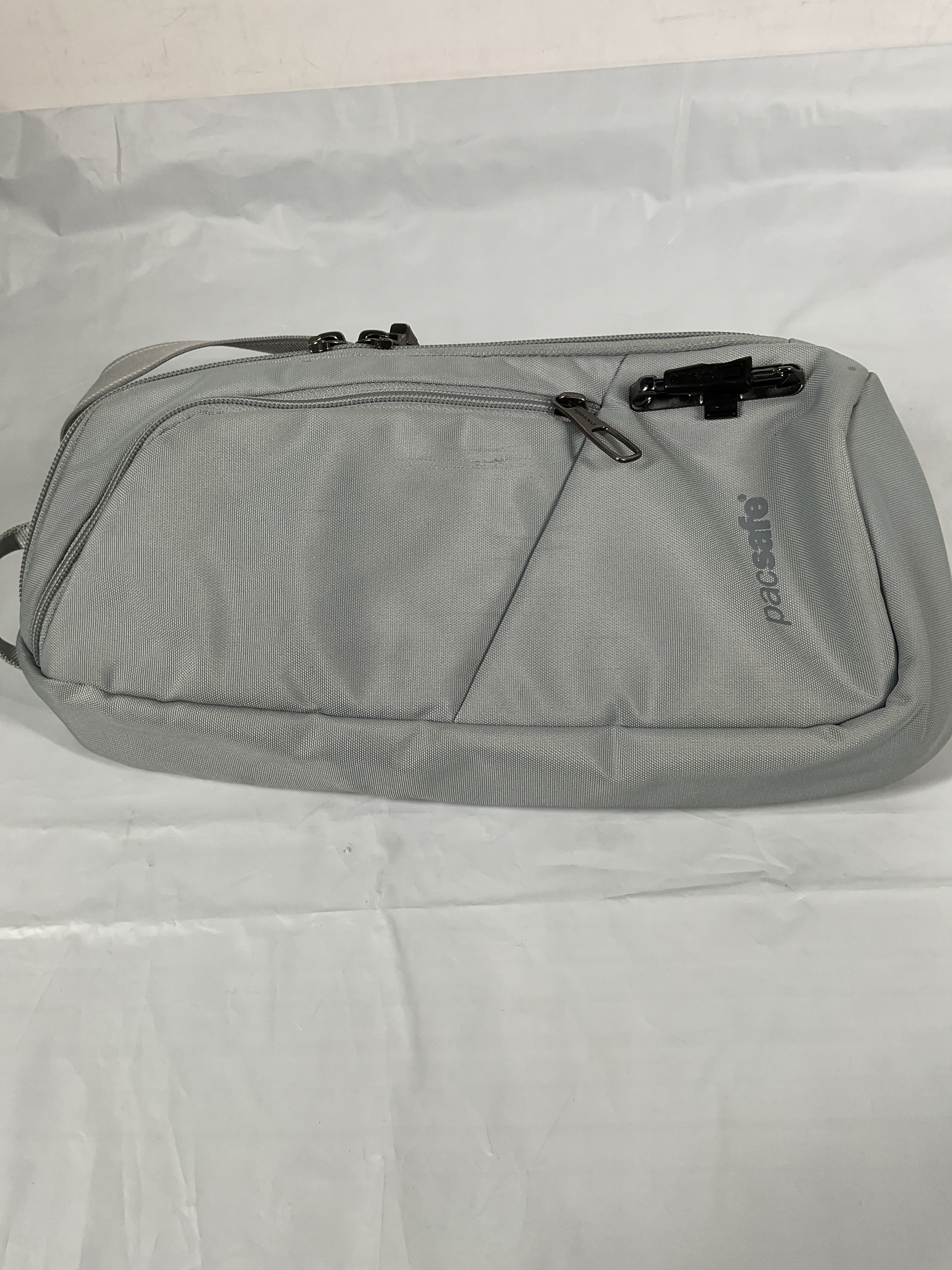 Pacsafe V Action Sling ( Digital Gray , 2.2 Liter ) Digital Gray 2 2 Liter U1