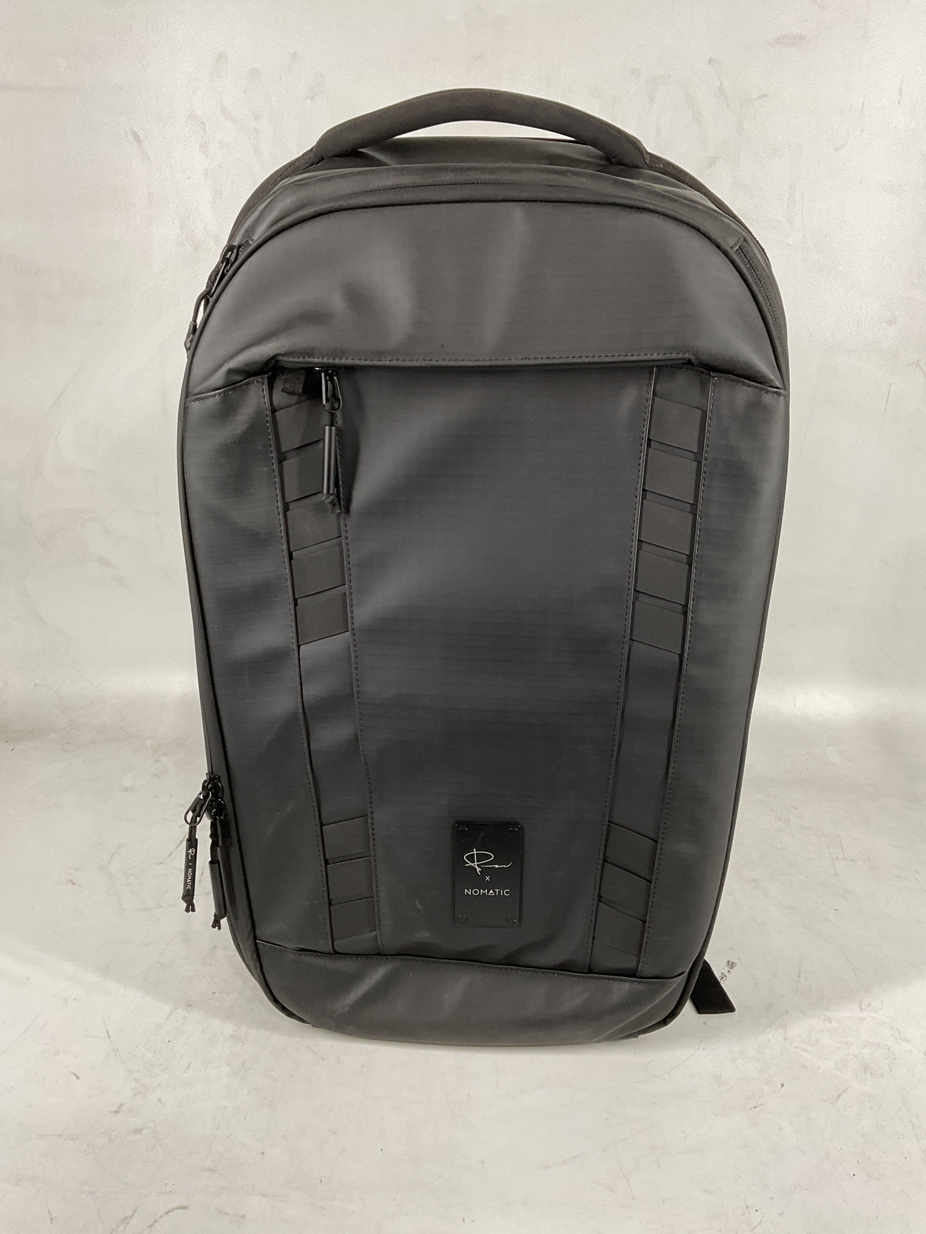 NOMATIC McKinnon Camera Pack- Travel Camera Bag by Peter McKinnon for Photographers, DSLR Camera Backpack for Men and Women Black Camera Pack U1