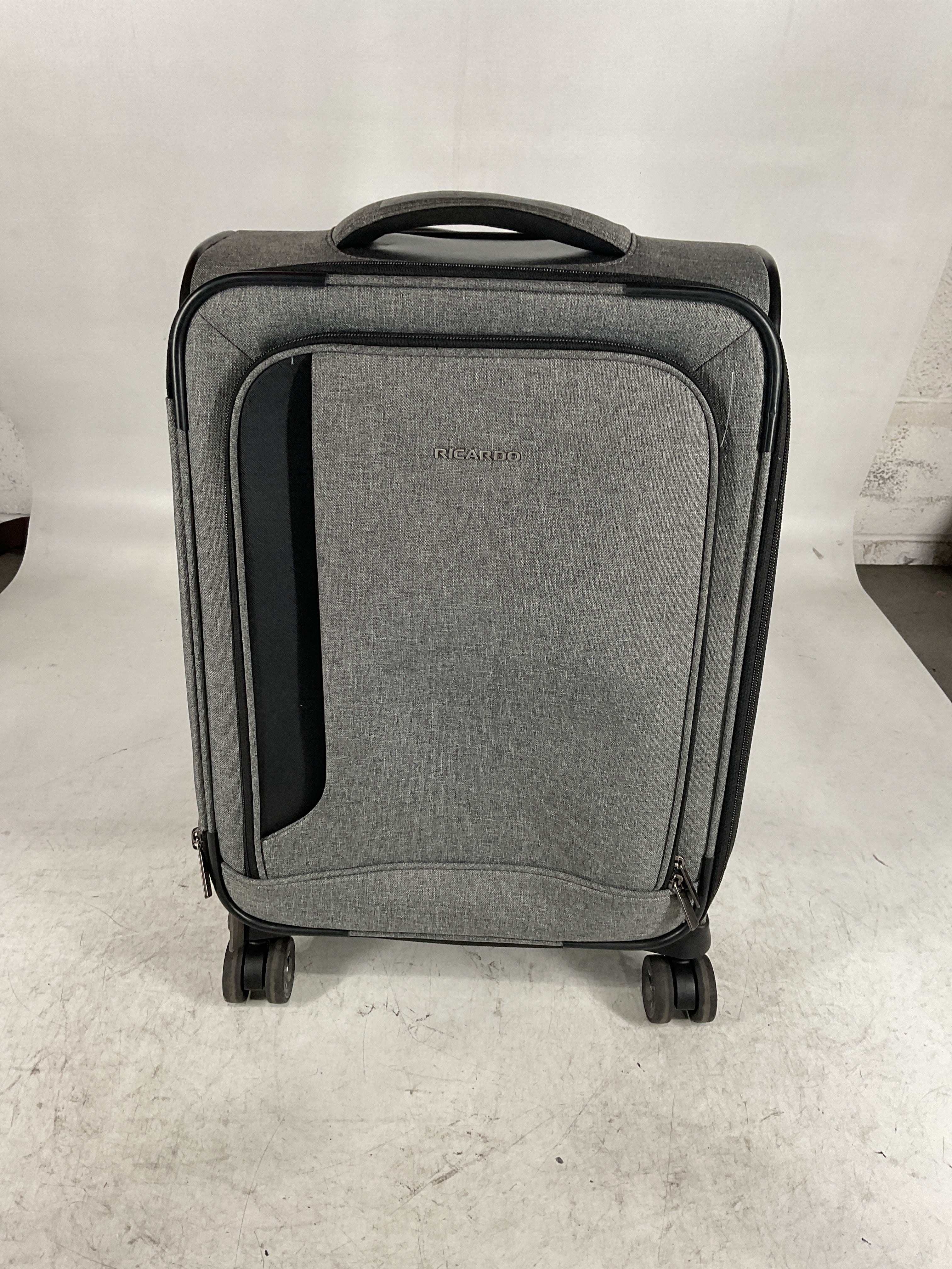 Ricardo Beverly Hills Malibu Bay 3.0 Softside, 4 Wheel Spinner, Lightweight Suitcase, Unisex, Stylish U1