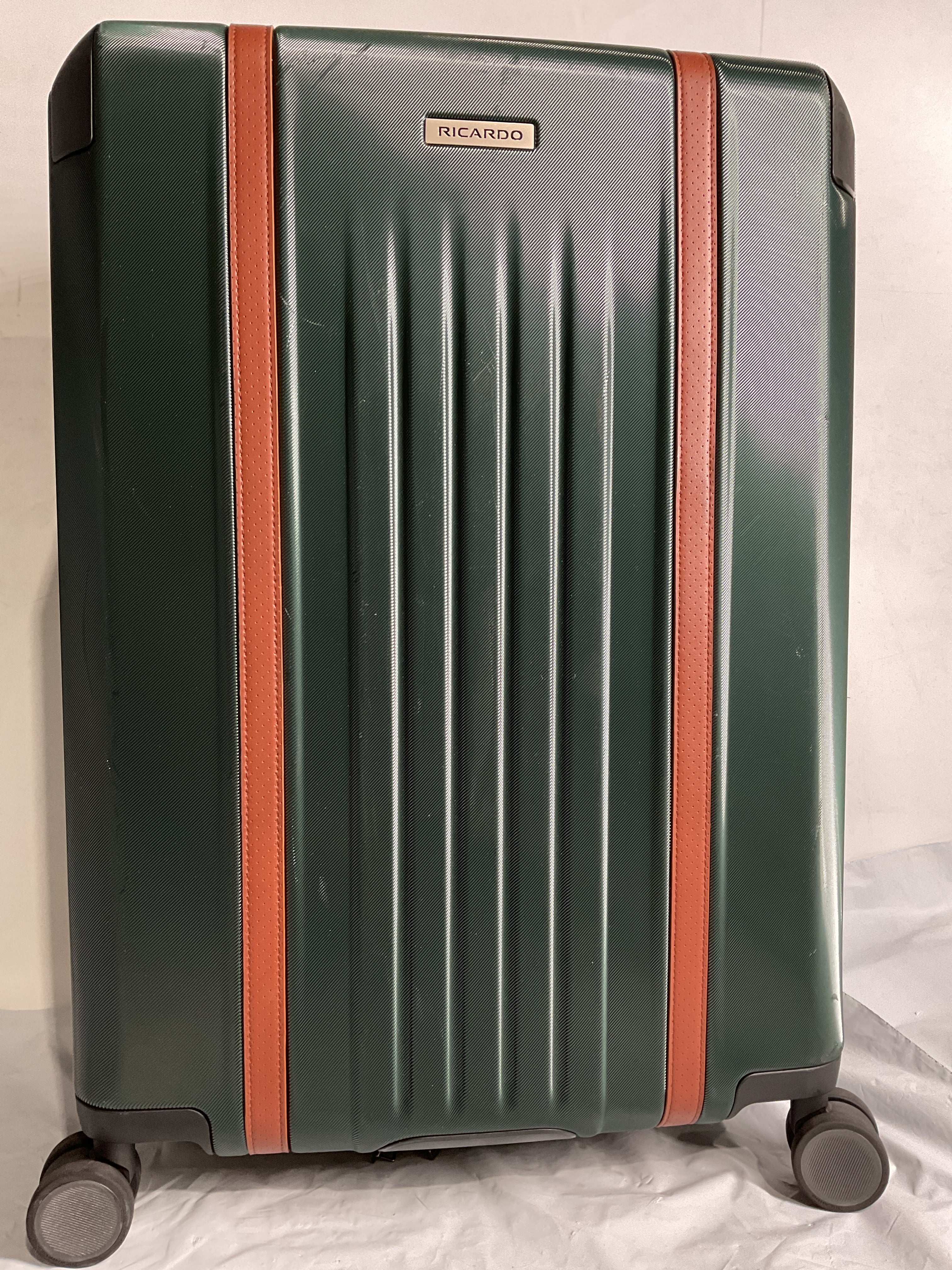 Ricardo Beverly Hills Montecito 2.0 Hardside with Dual Spinning Wheels, Expandable with Comfort Grip for Easy Packing and Moving, Men and Women ( Hunter Green , Check-In Medium 25-Inch ) Hunter Green Check In Medium 25 Inch U1