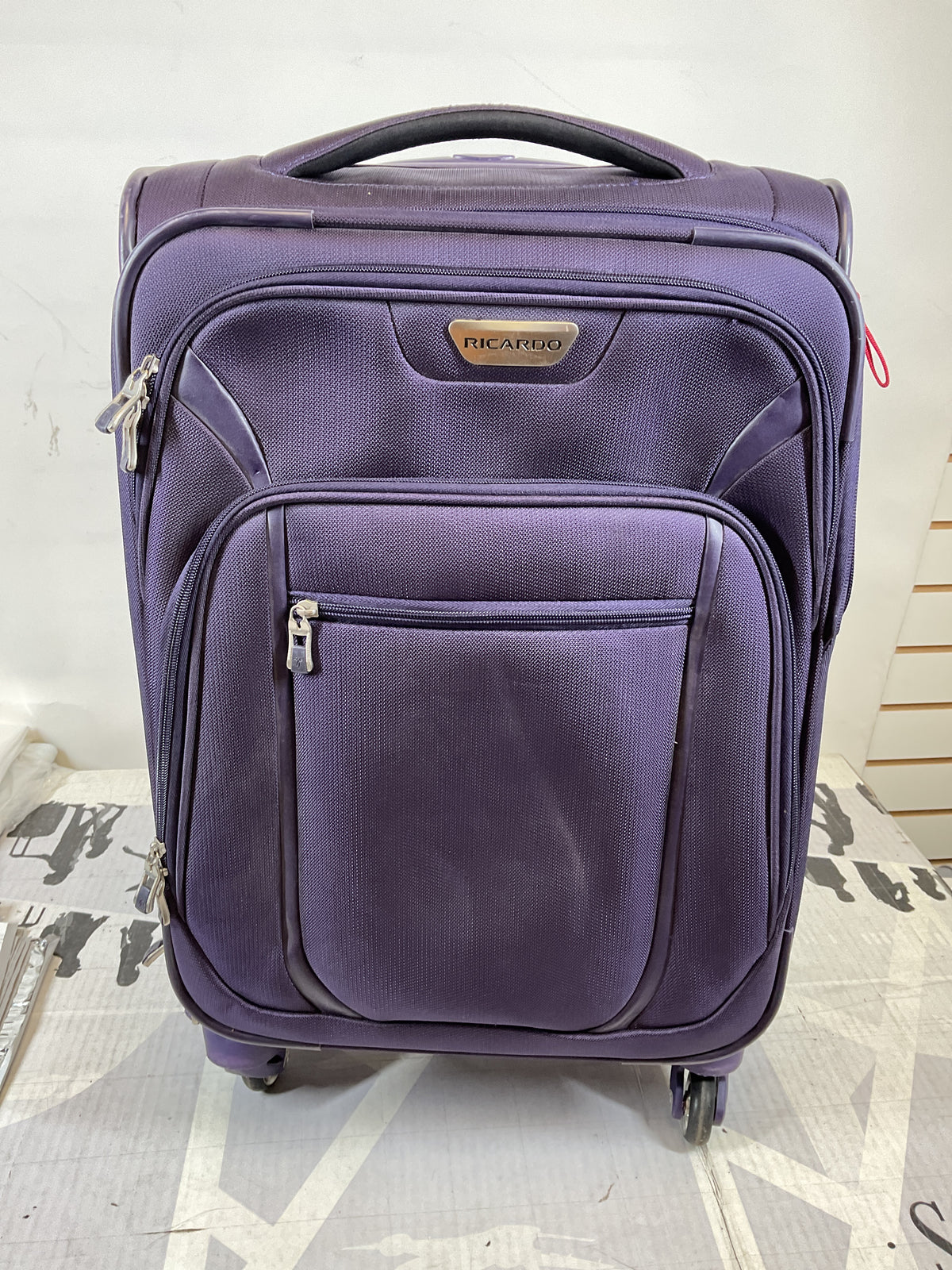 Ricardo 21 in Carry On Purple  U3