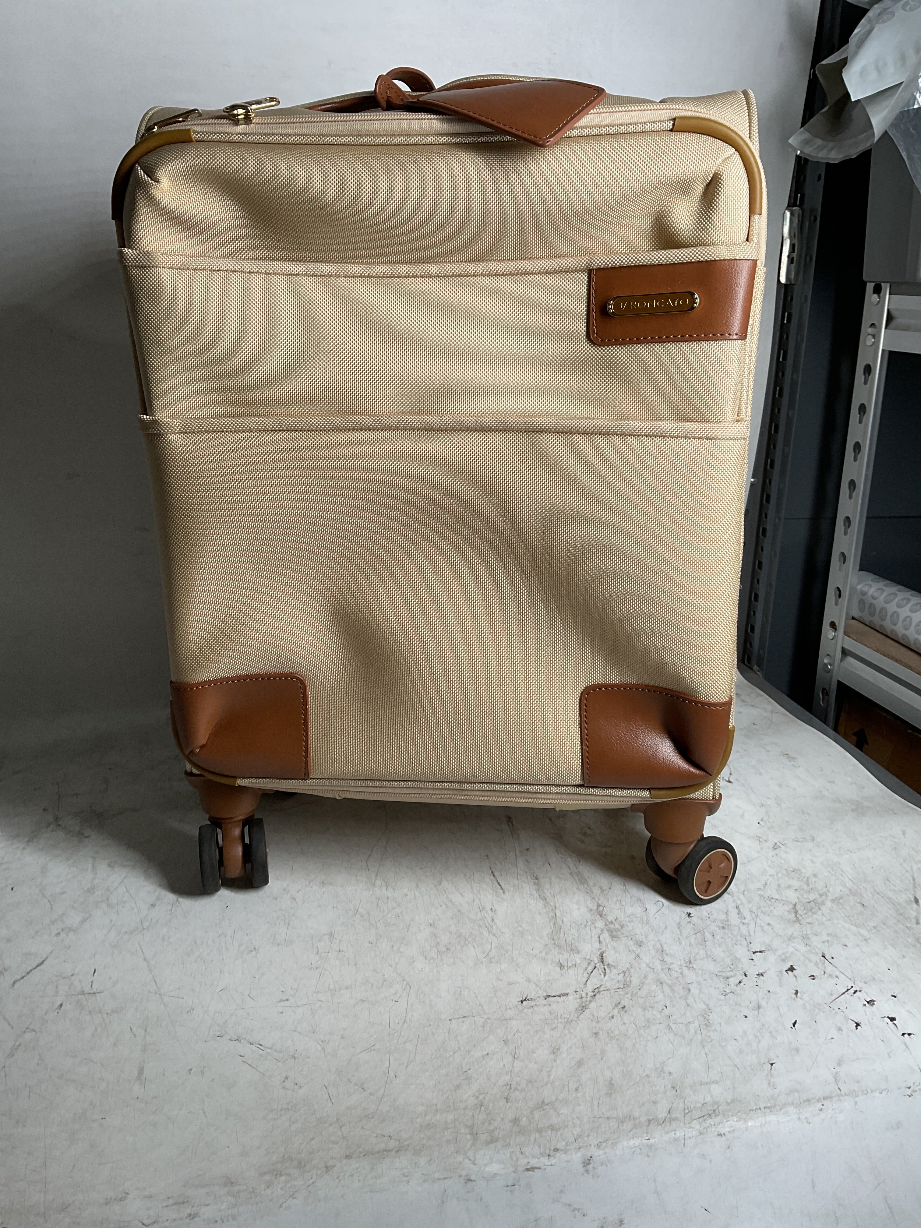 Roncato Uno Soft 22" Carry-On Spinner ( Champange , One Size ) Champange One Size U1