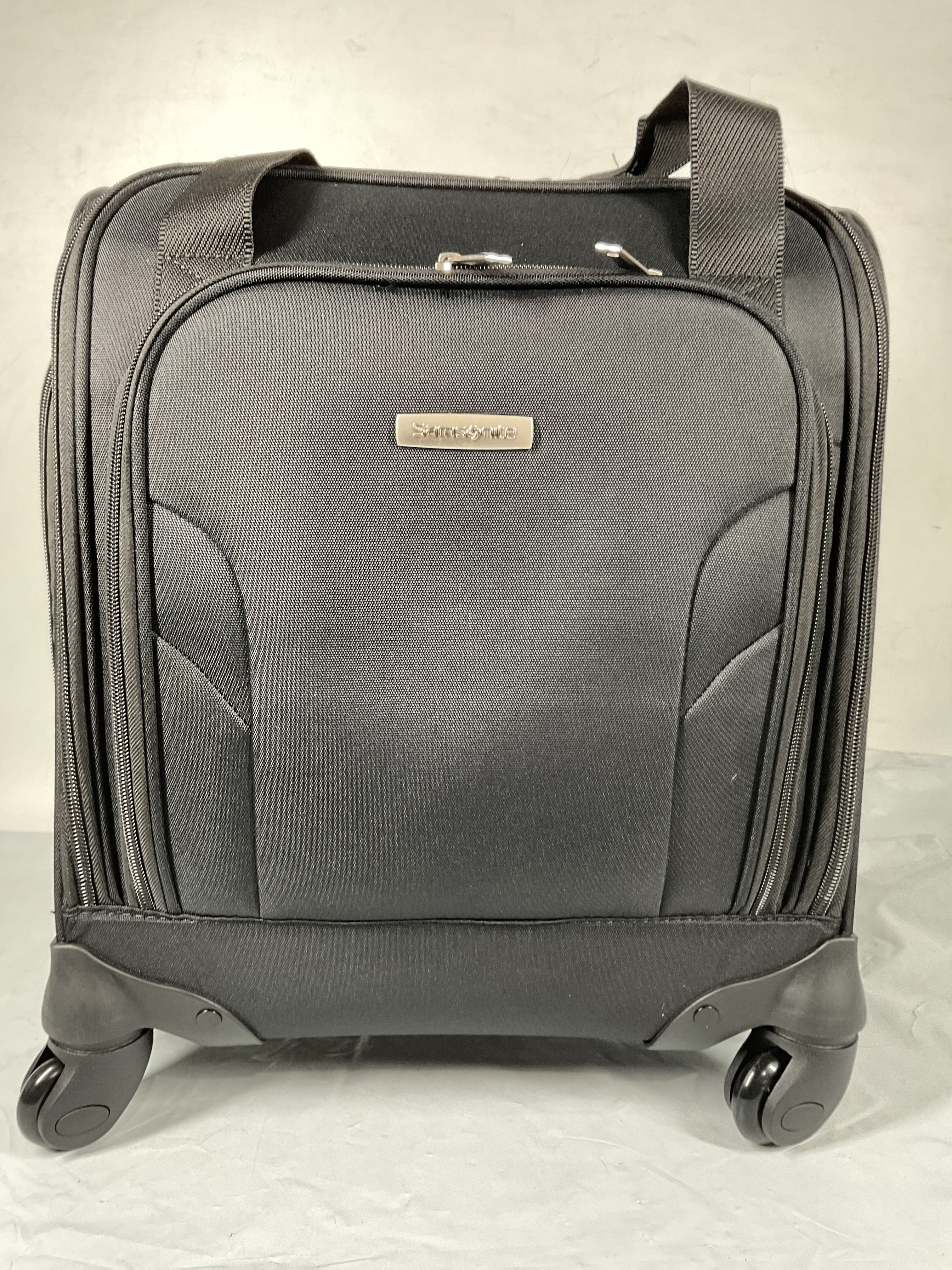 Samsonite Underseat Carry-On Spinner with USB Port ( Jet Black , One Size ) Jet Black One Size U10