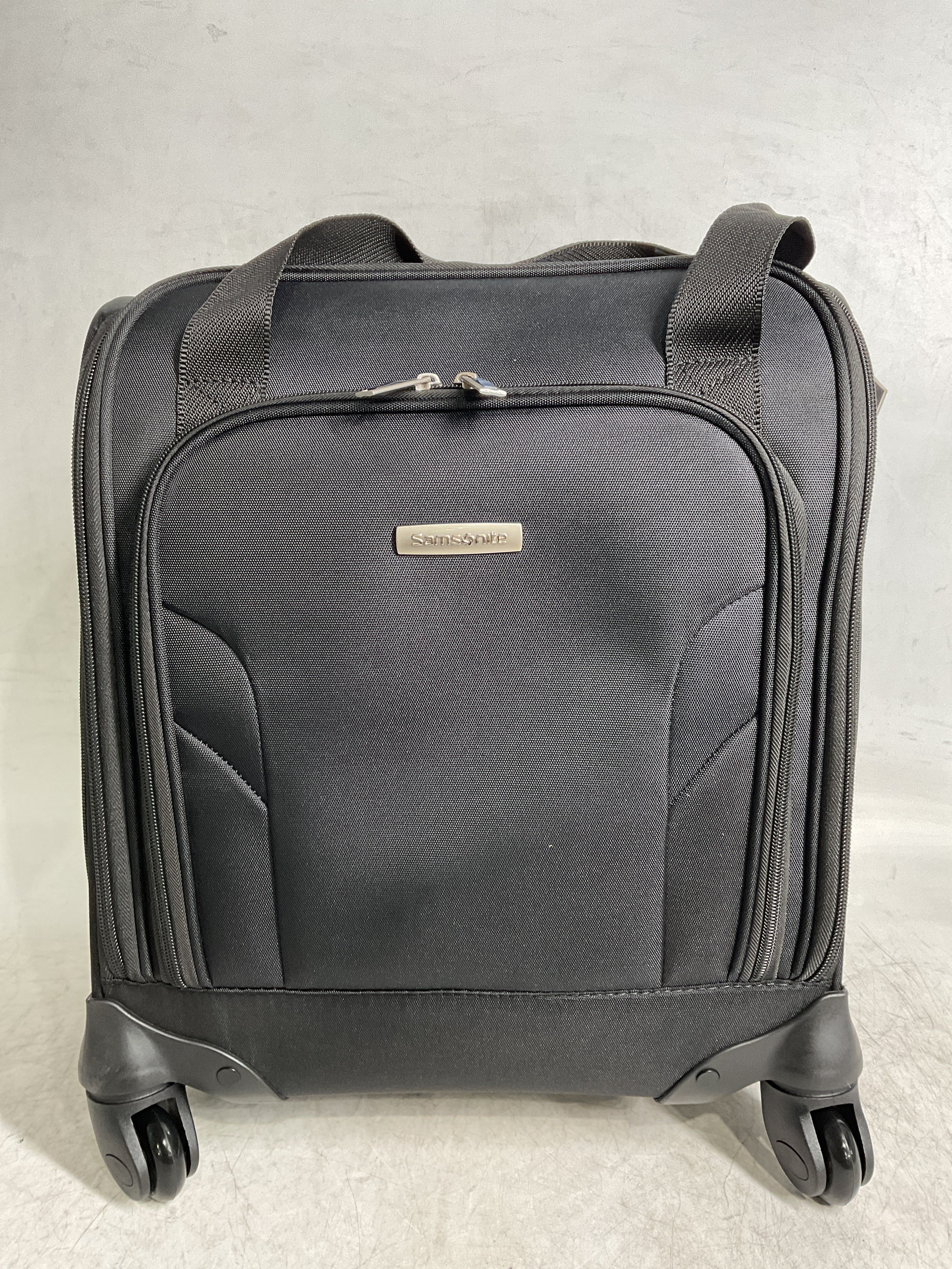 Samsonite Underseat Carry-On Spinner with USB Port ( Jet Black , One Size ) Jet Black One Size U4