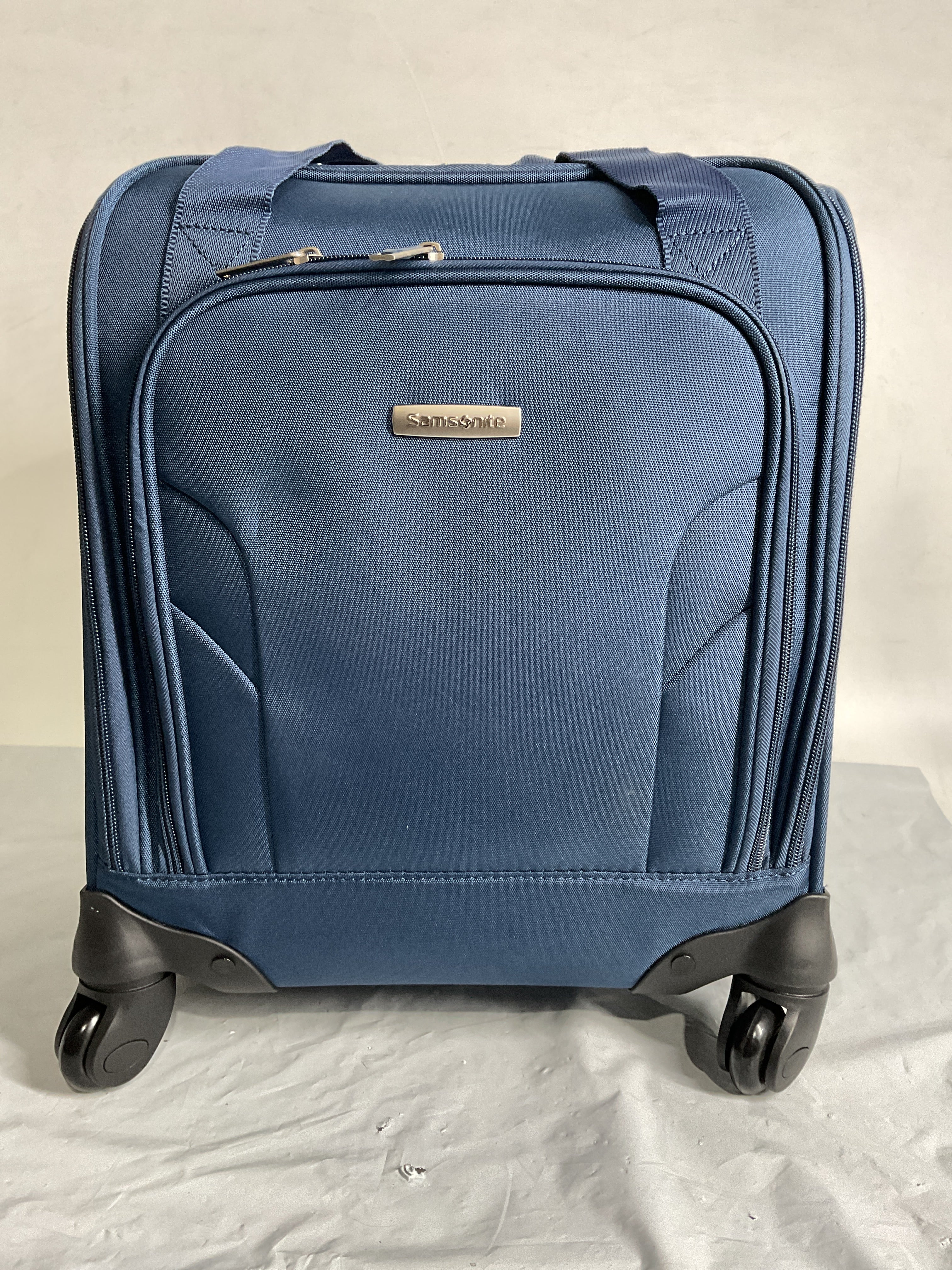 Samsonite Underseat Carry-On Spinner with USB Port ( Ocean , One Size ) Ocean One Size U8
