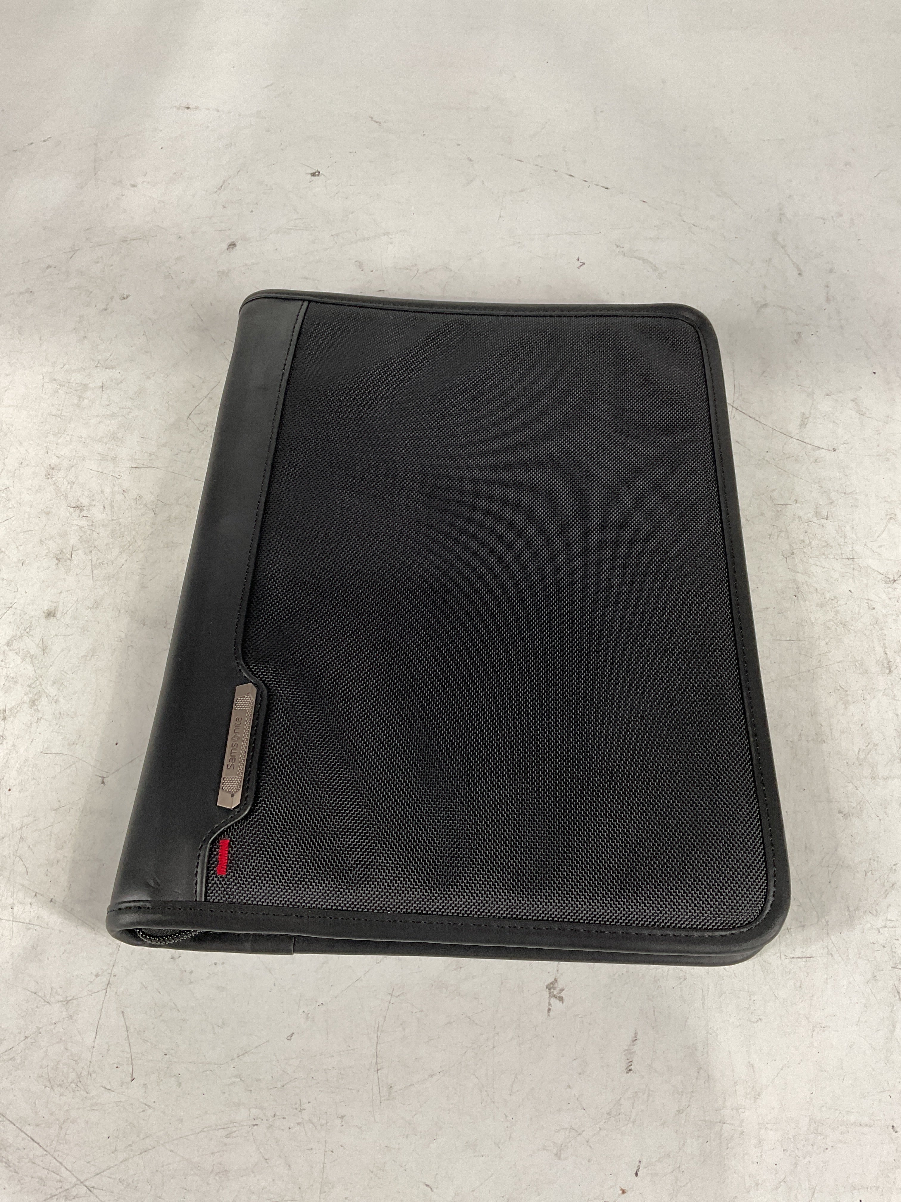 Samsonite Xenon Business 3-Ring Binder 1" Portfolio U1