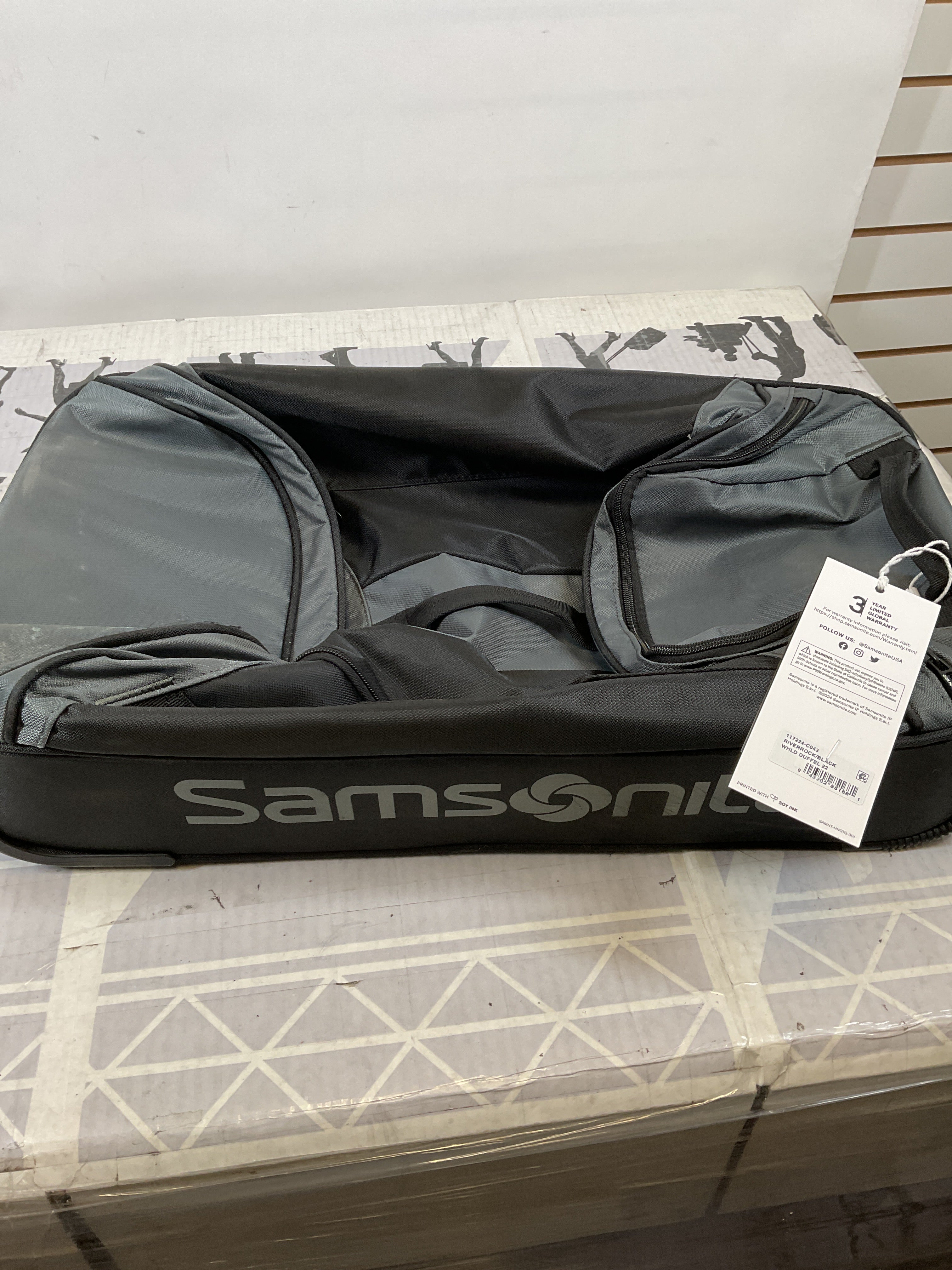 Samsonite Andante 2 Wheeled 22-Inch Duffle ( Riverrock/Black , 22-Inch ) Riverrock/Black 22 Inch U4