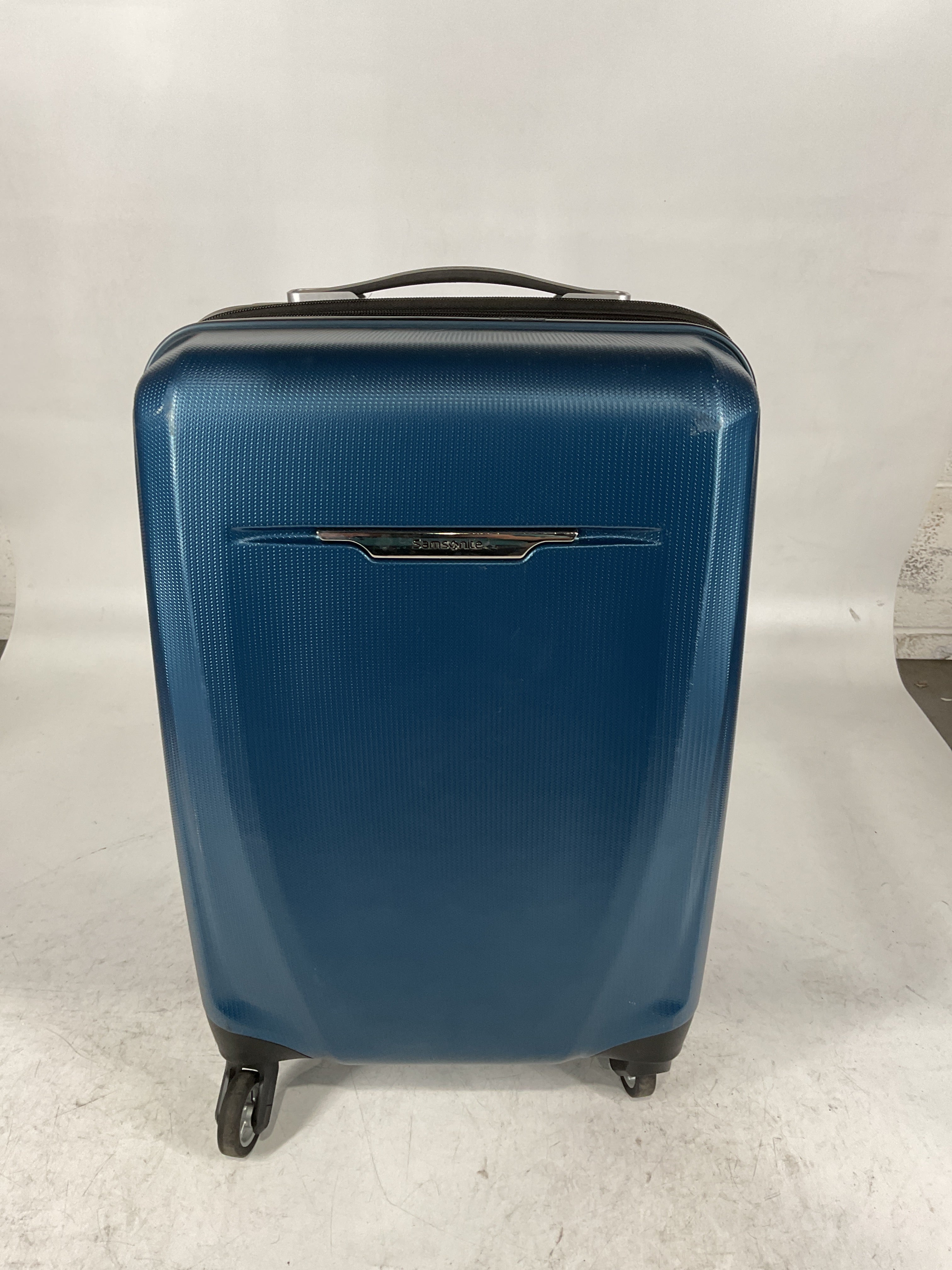 Samsonite Winfield 3 DLX Spinner U3