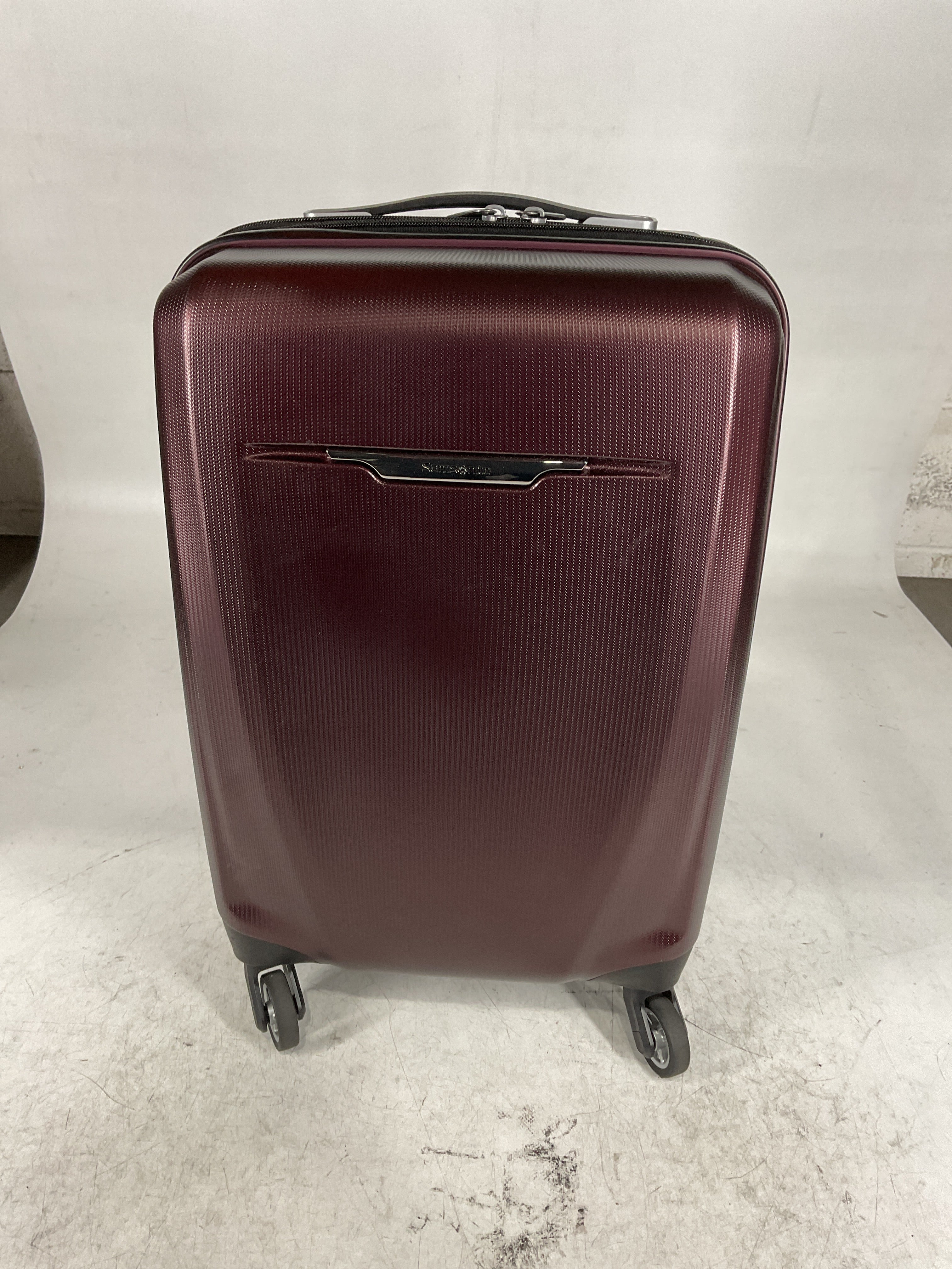 Samsonite Winfield 3 DLX Spinner U4