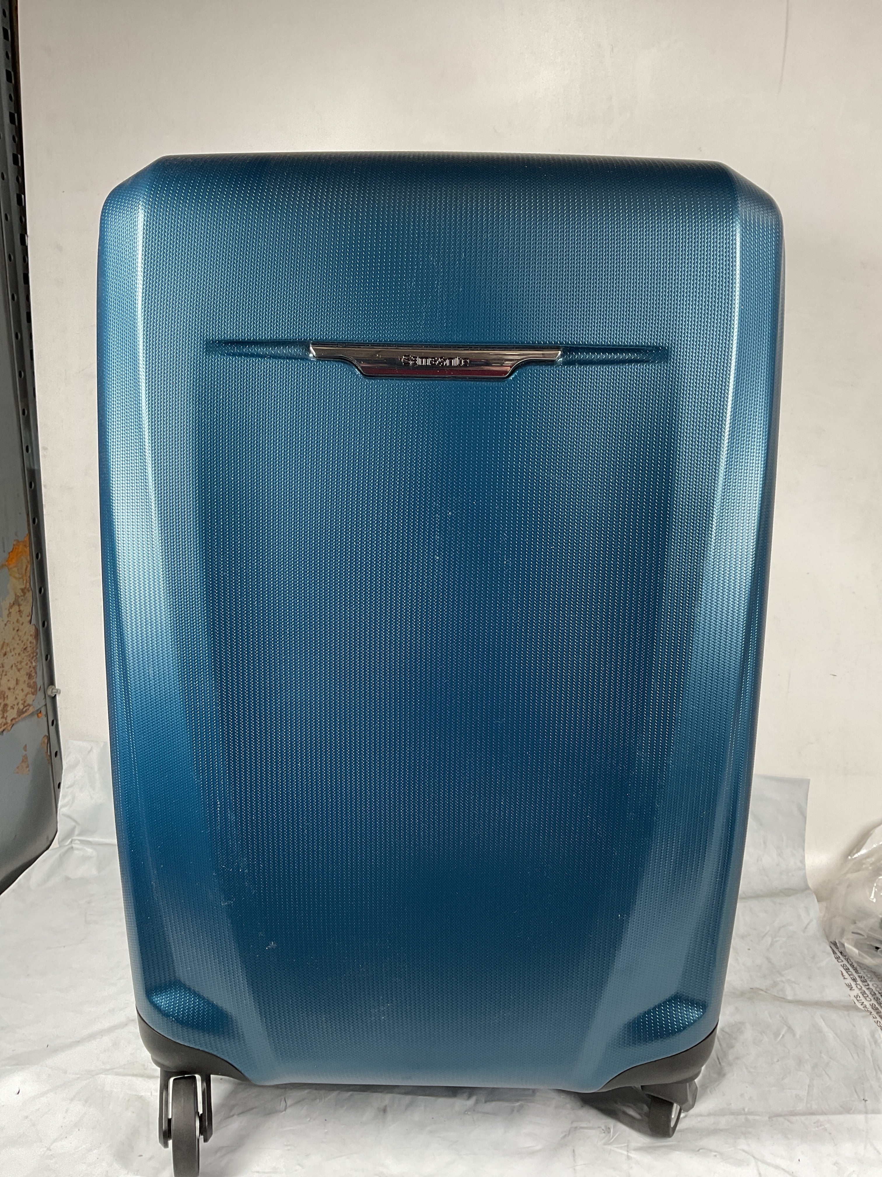 Samsonite Winfield 3 DLX Spinner ( Navy , Checked-Medium 25-Inch ) Navy Checked Medium 25 Inch U6