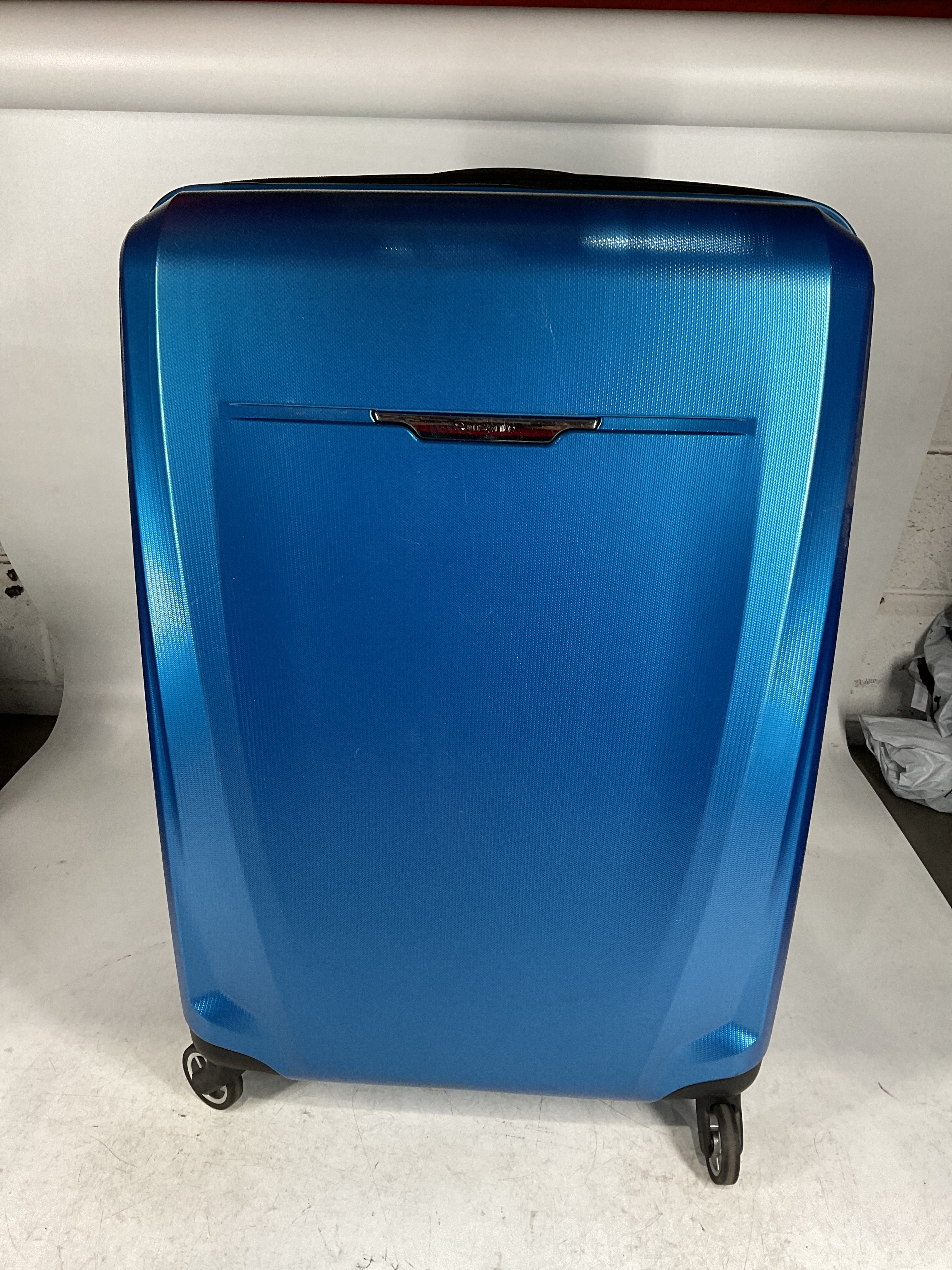 Samsonite Winfield 3 DLX Spinner U11