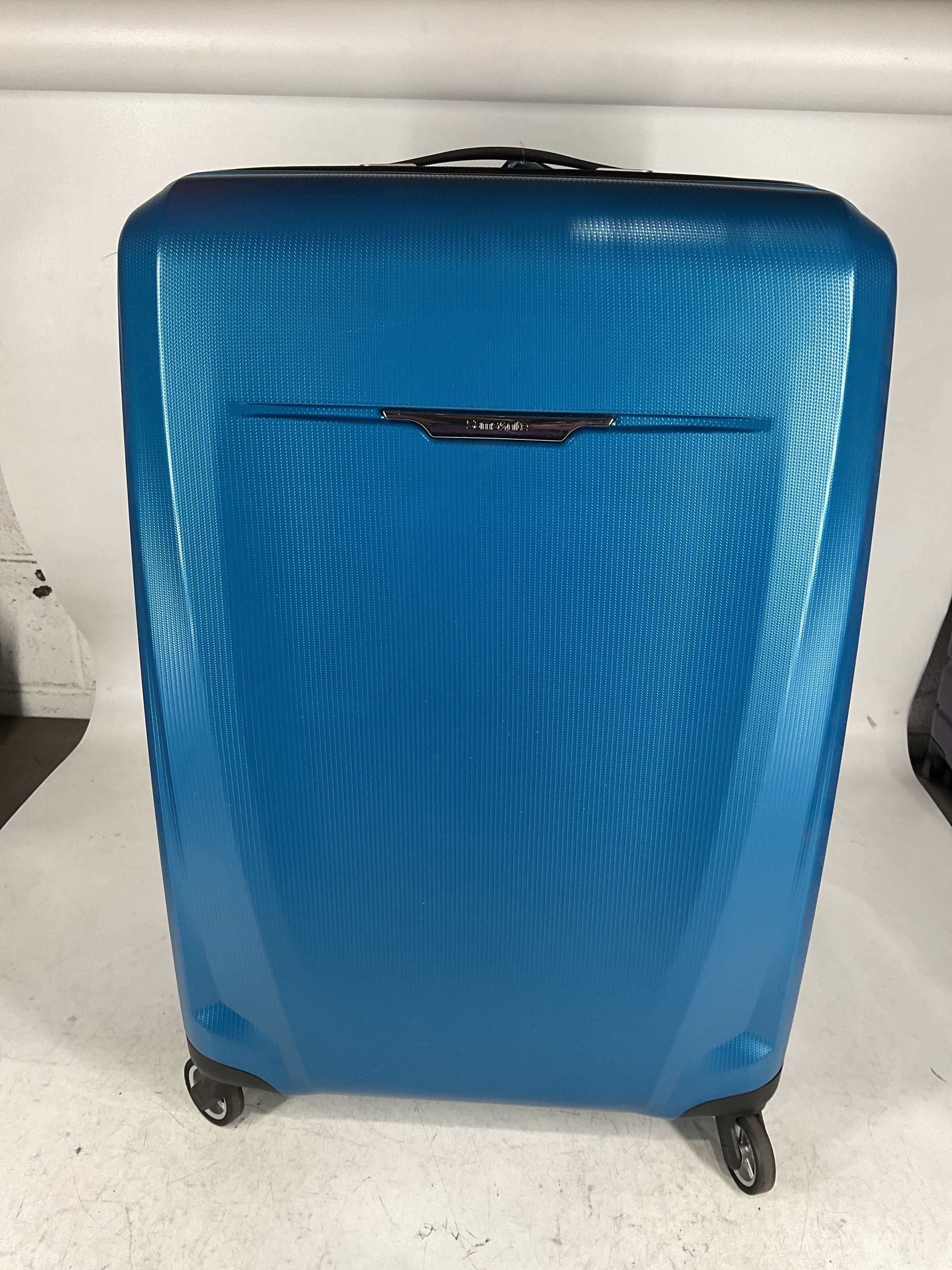 Samsonite Winfield 3 DLX Spinner U9