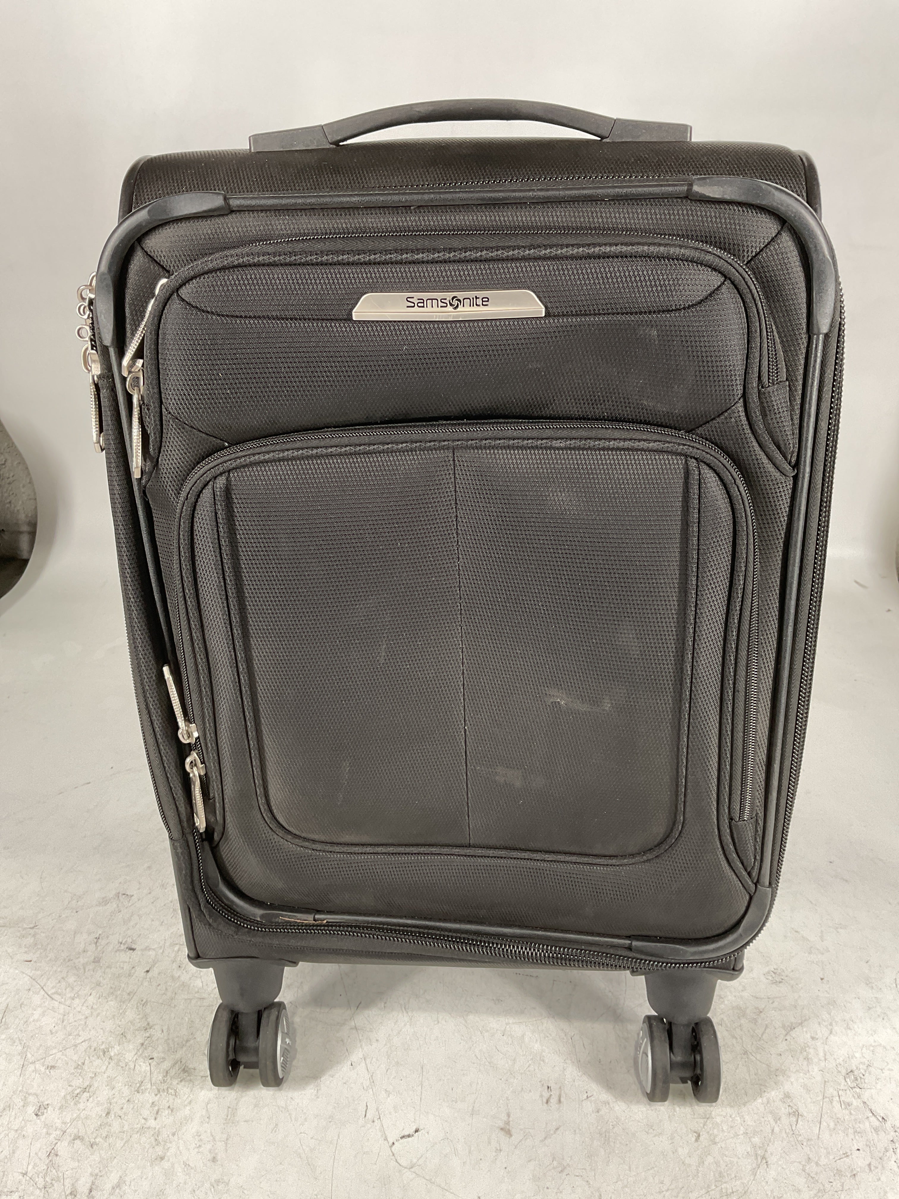 Samsonite SoLyte DLX Carry-On Expandable Spinner U1