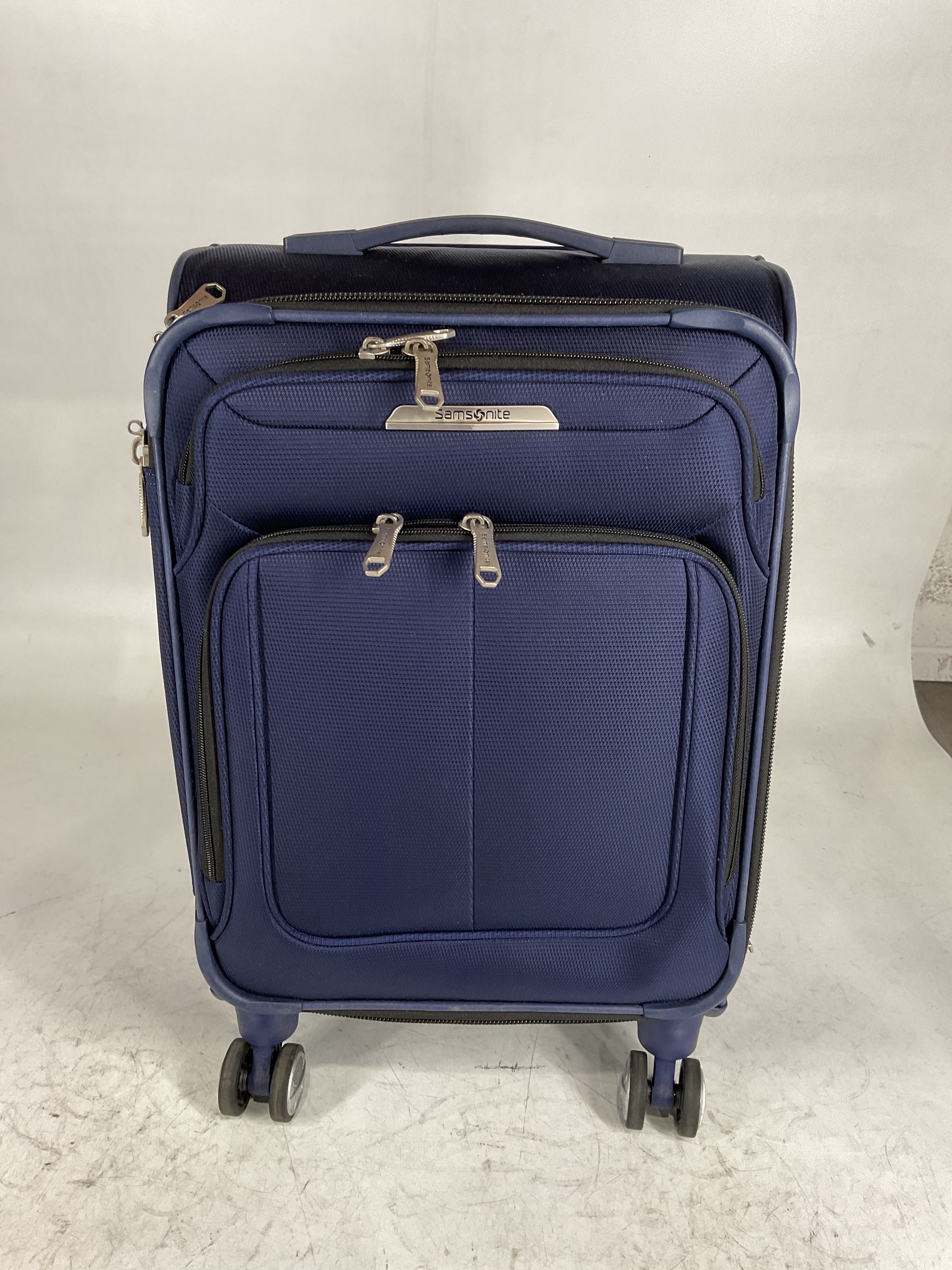 Samsonite SoLyte DLX Carry-On Expandable Spinner U2