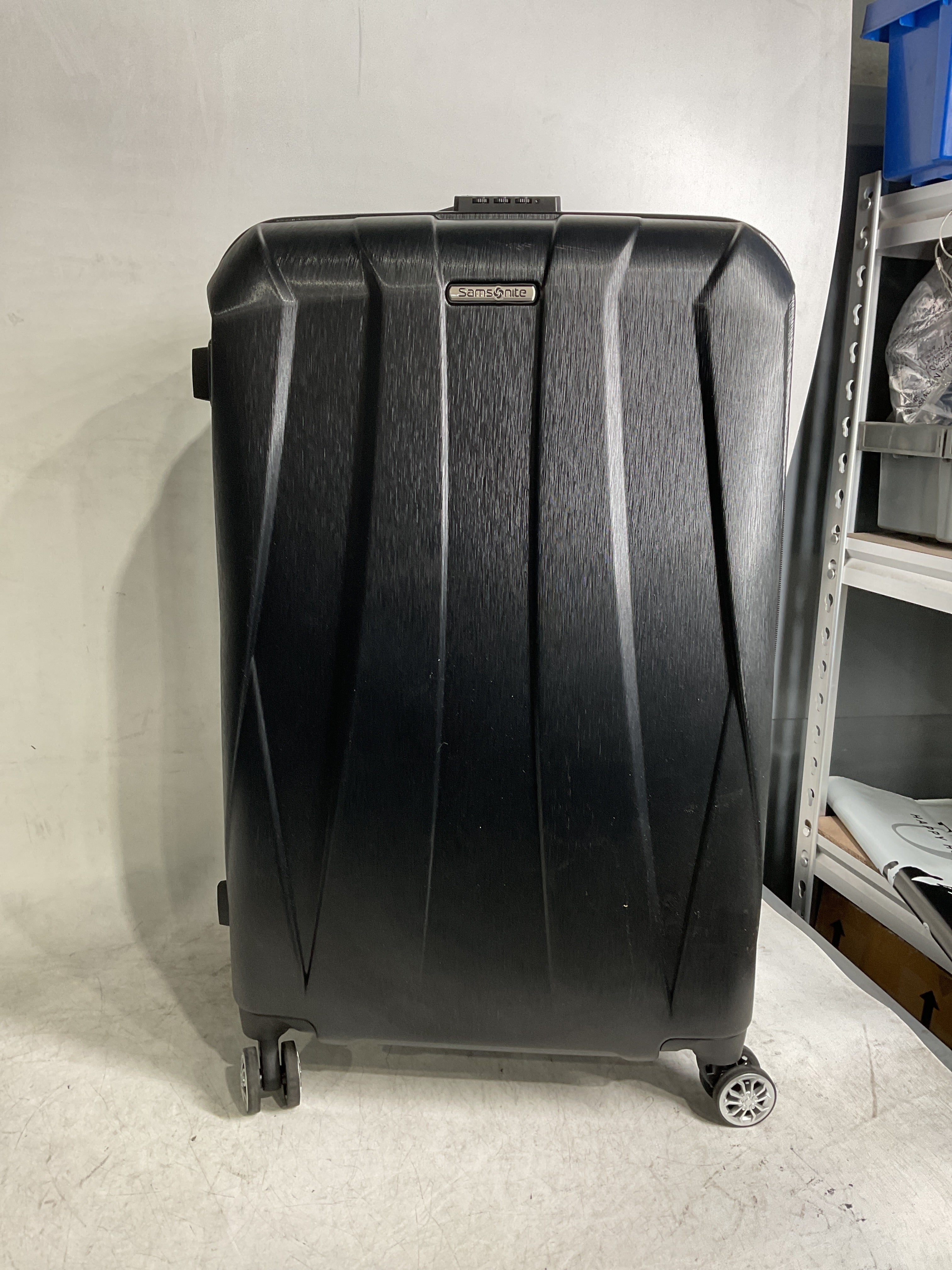 Samsonite Centric 2 Expandable Hardside Luggage Set with Dual Spinner Wheels ( Black , Checked-Medium 24-Inch ) Black Checked Medium 24 Inch U2