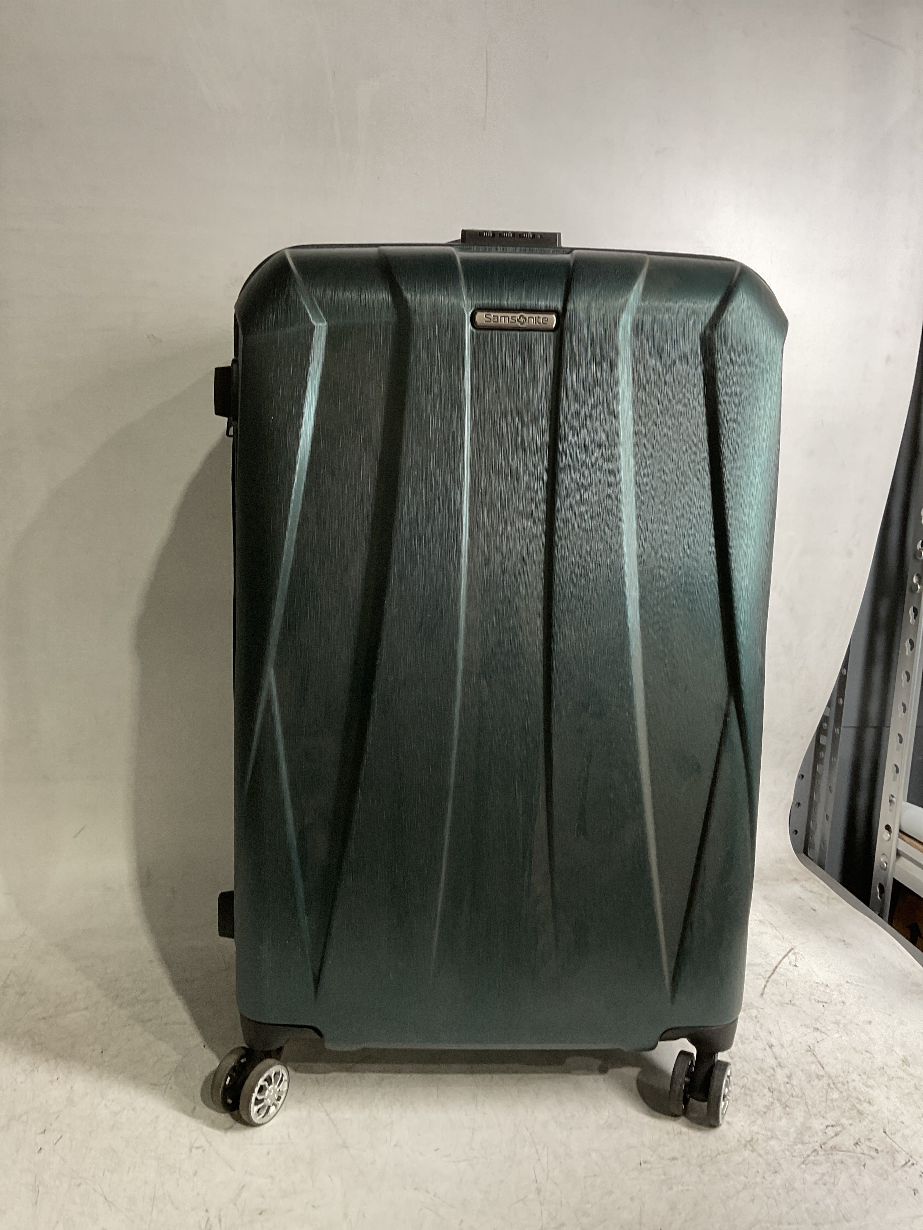 Samsonite Centric 2 Expandable Hardside Luggage Set with Dual Spinner Wheels ( Emerald Green , Checked-Medium 24-Inch ) Emerald Green Checked Medium 24 Inch U2