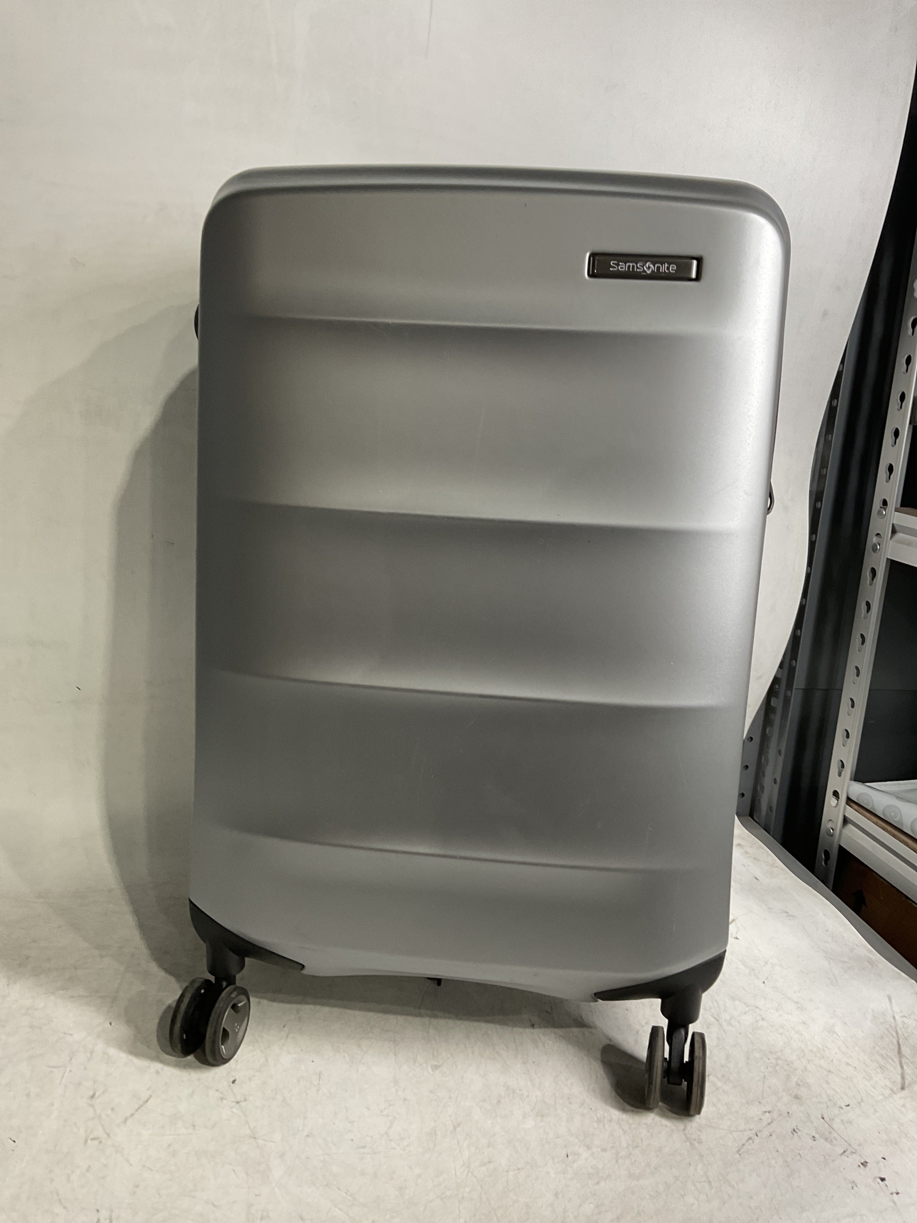 Samsonite Octiv Hardside Spinner ( Aluminum Silver , Check-Medium 24 ) Aluminum Silver Check Medium 24 U2