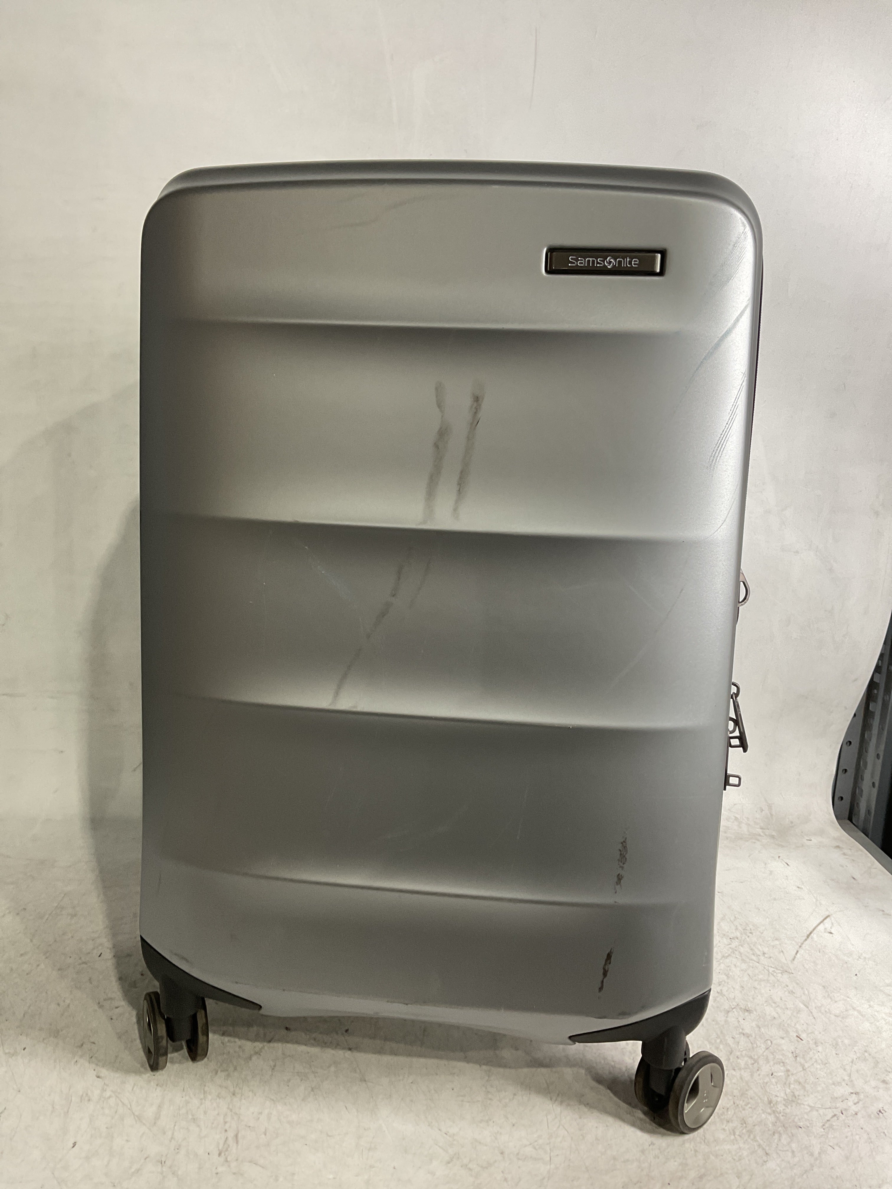 Samsonite Octiv Hardside Spinner ( Aluminum Silver , Check-Medium 24 ) Aluminum Silver Check Medium 24 U3