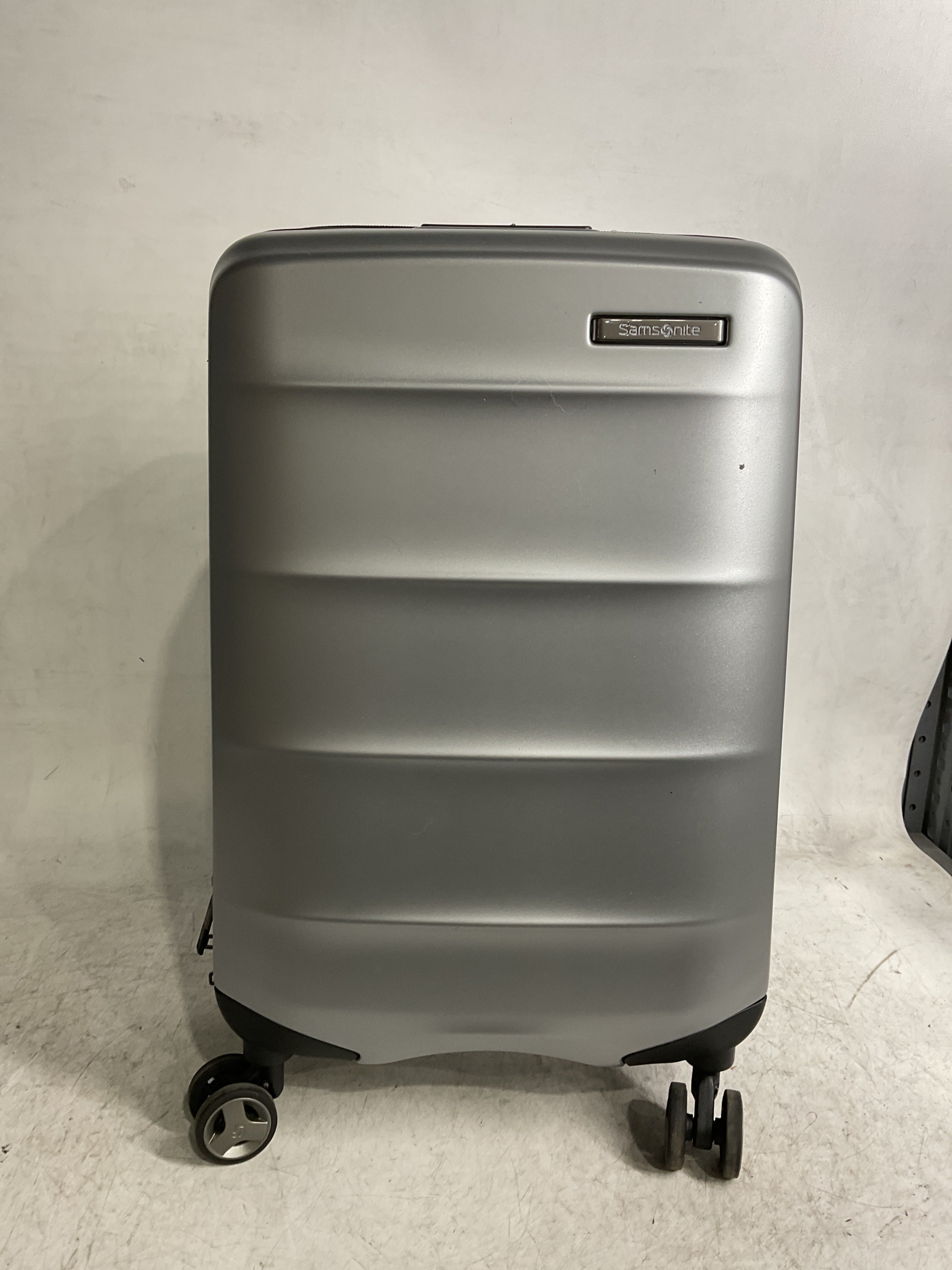 Samsonite Octiv Hardside Spinner ( Aluminum Silver , Check-Medium 24 ) Aluminum Silver Check Medium 24 U4