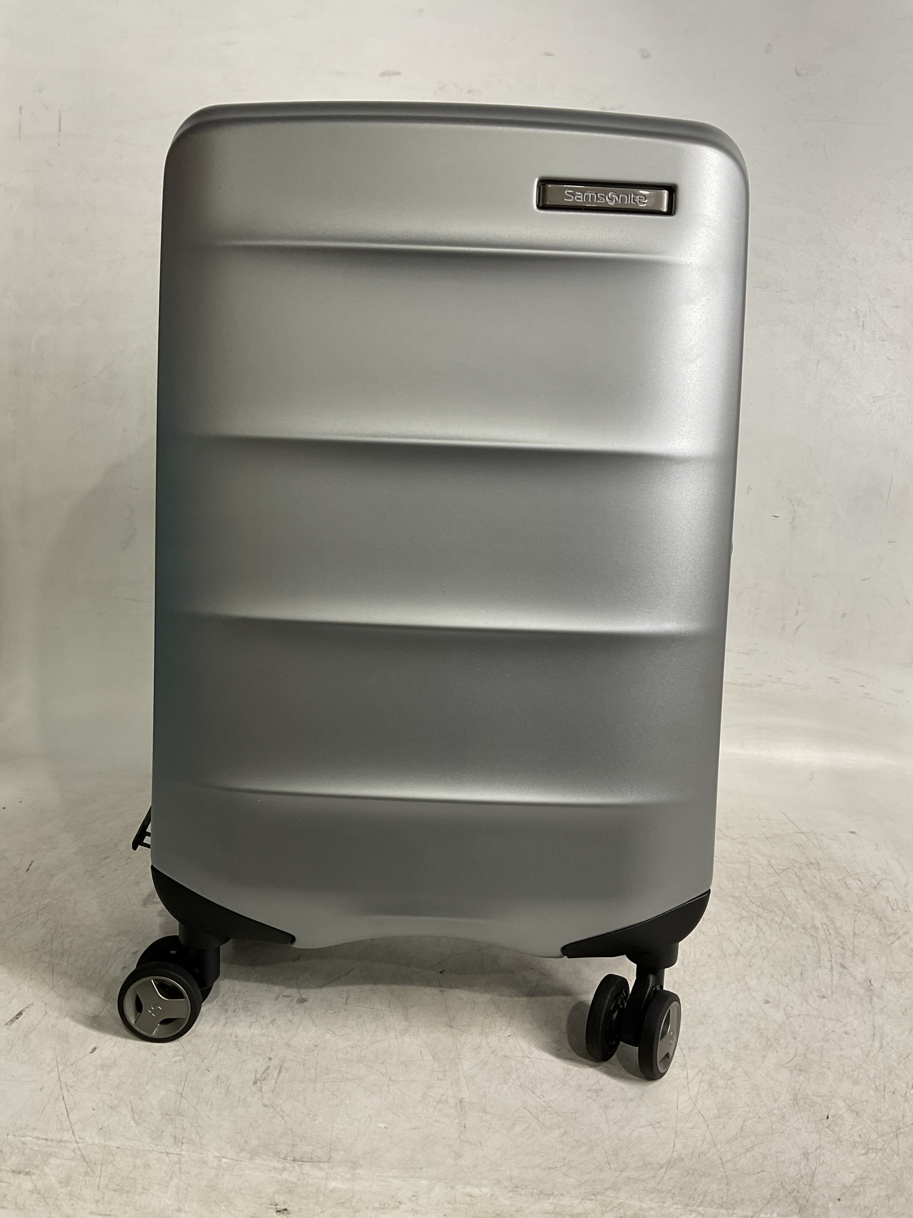Samsonite Octiv Hardside Spinner ( Aluminum Silver , Carry-On 20-Inch ) Aluminum Silver Carry On 20 Inch U2