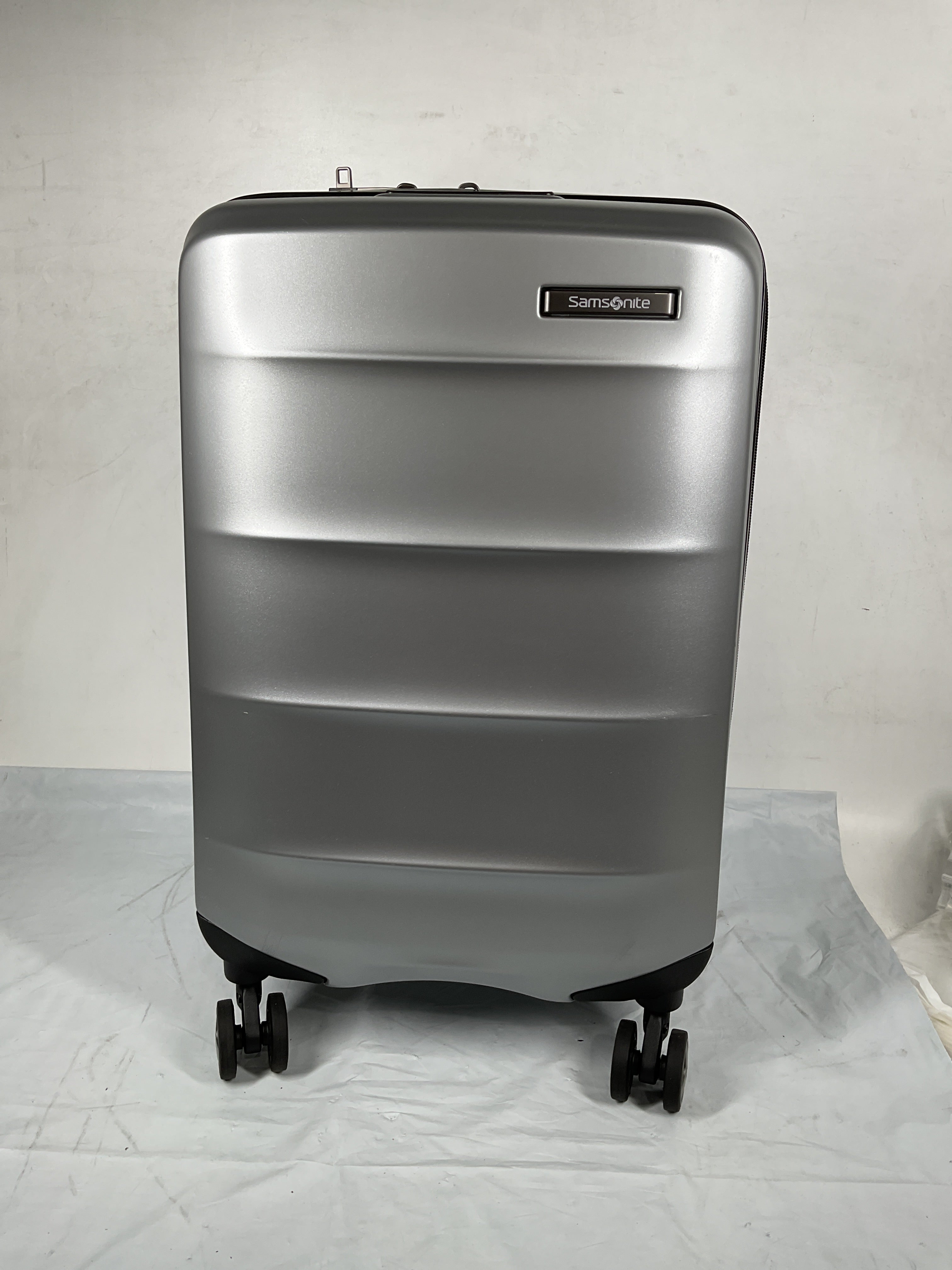Samsonite Octiv Hardside Spinner ( Aluminum Silver , Carry-On 20-Inch ) Aluminum Silver Carry On 20 Inch U6