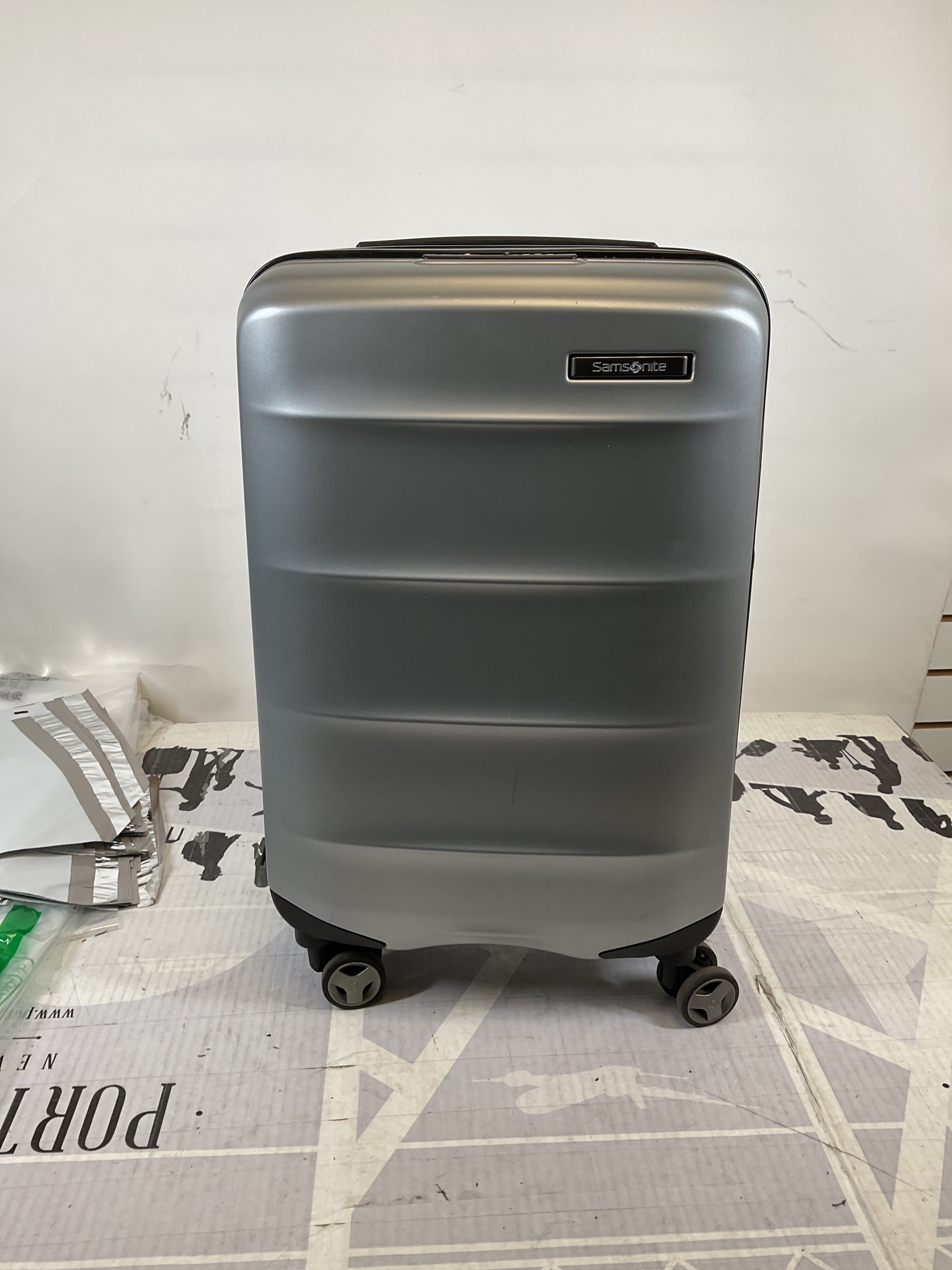 Samsonite Octiv Hardside Spinner ( Aluminum Silver , Carry-On 20-Inch ) Aluminum Silver Carry On 20 Inch U7