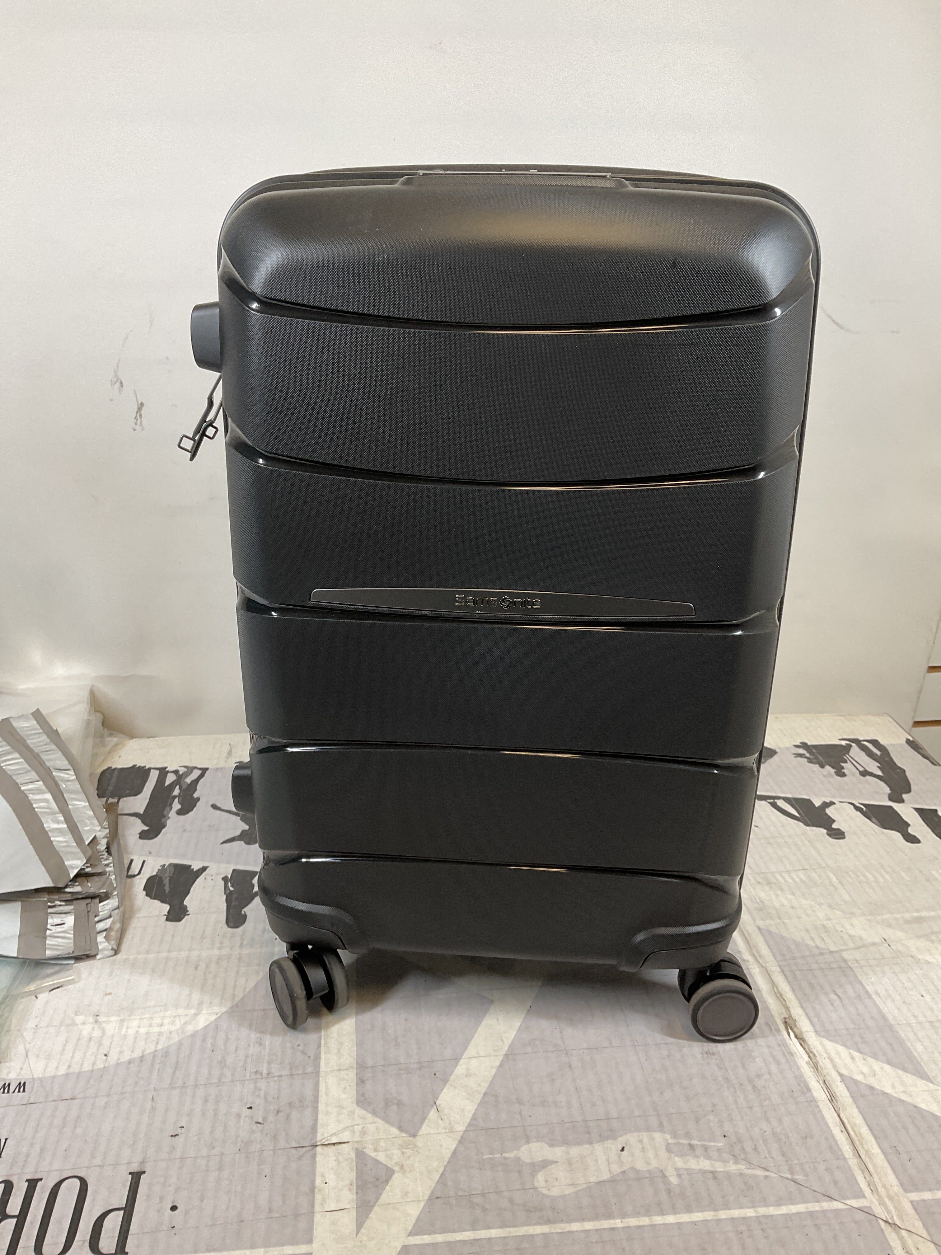 Samsonite Outline Pro Carry-On Spinner ( Midnight Black , One Size ) Midnight Black One Size U9