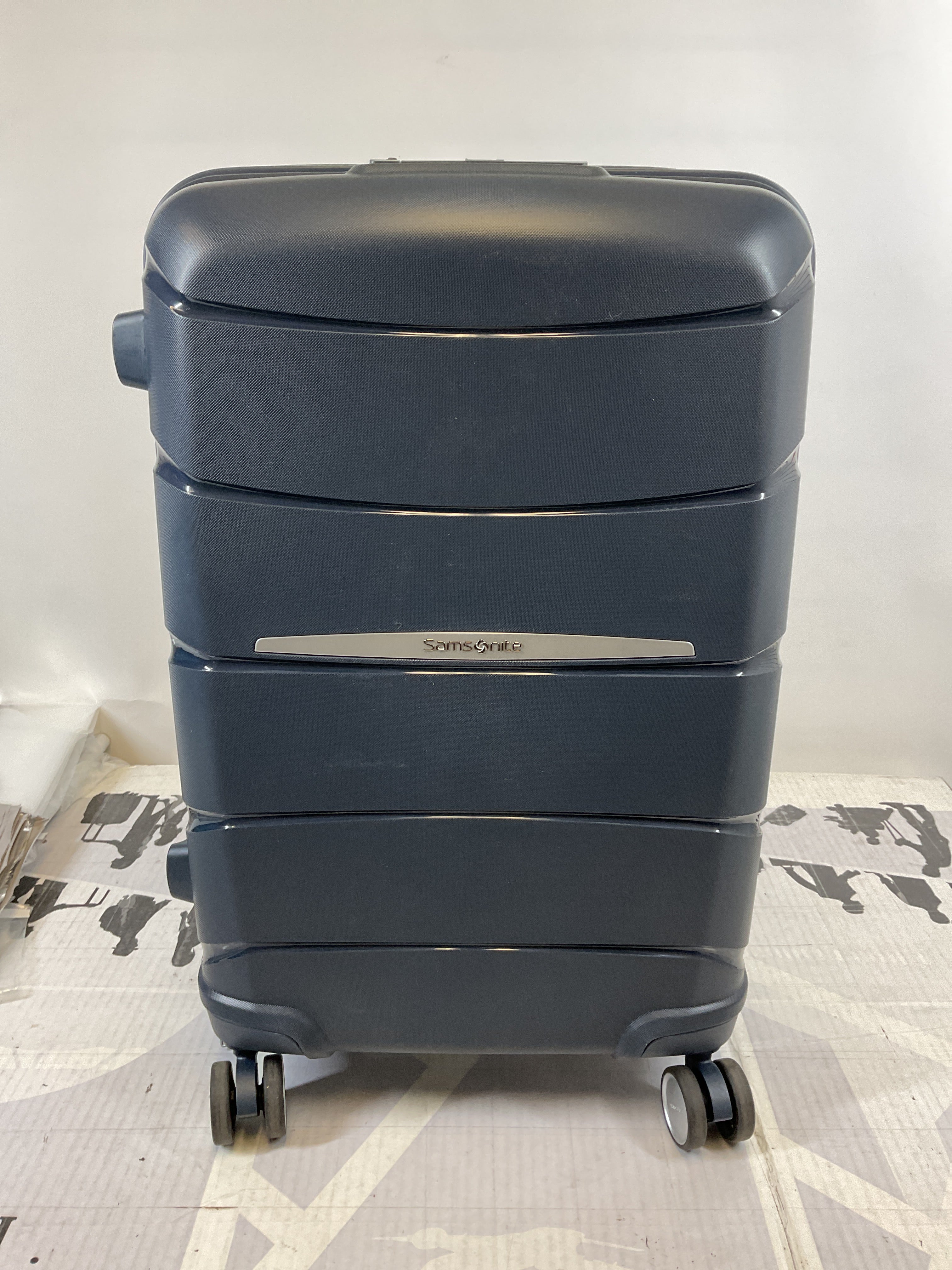 Samsonite Outline Pro Carry-On Spinner ( Midnight Blue , One Size ) Midnight Blue One Size U3