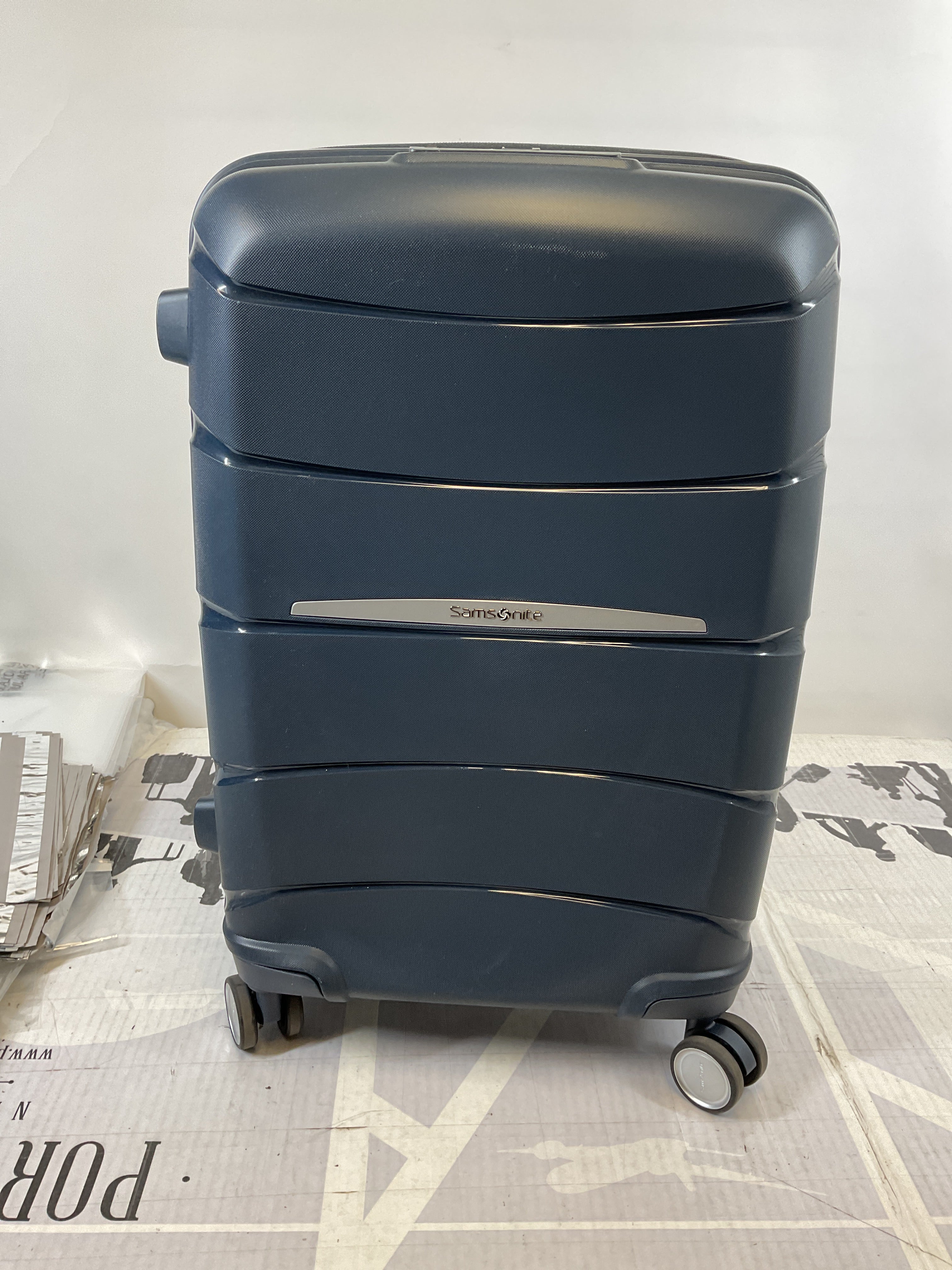Samsonite Outline Pro Carry-On Spinner ( Midnight Blue , One Size ) Midnight Blue One Size U6
