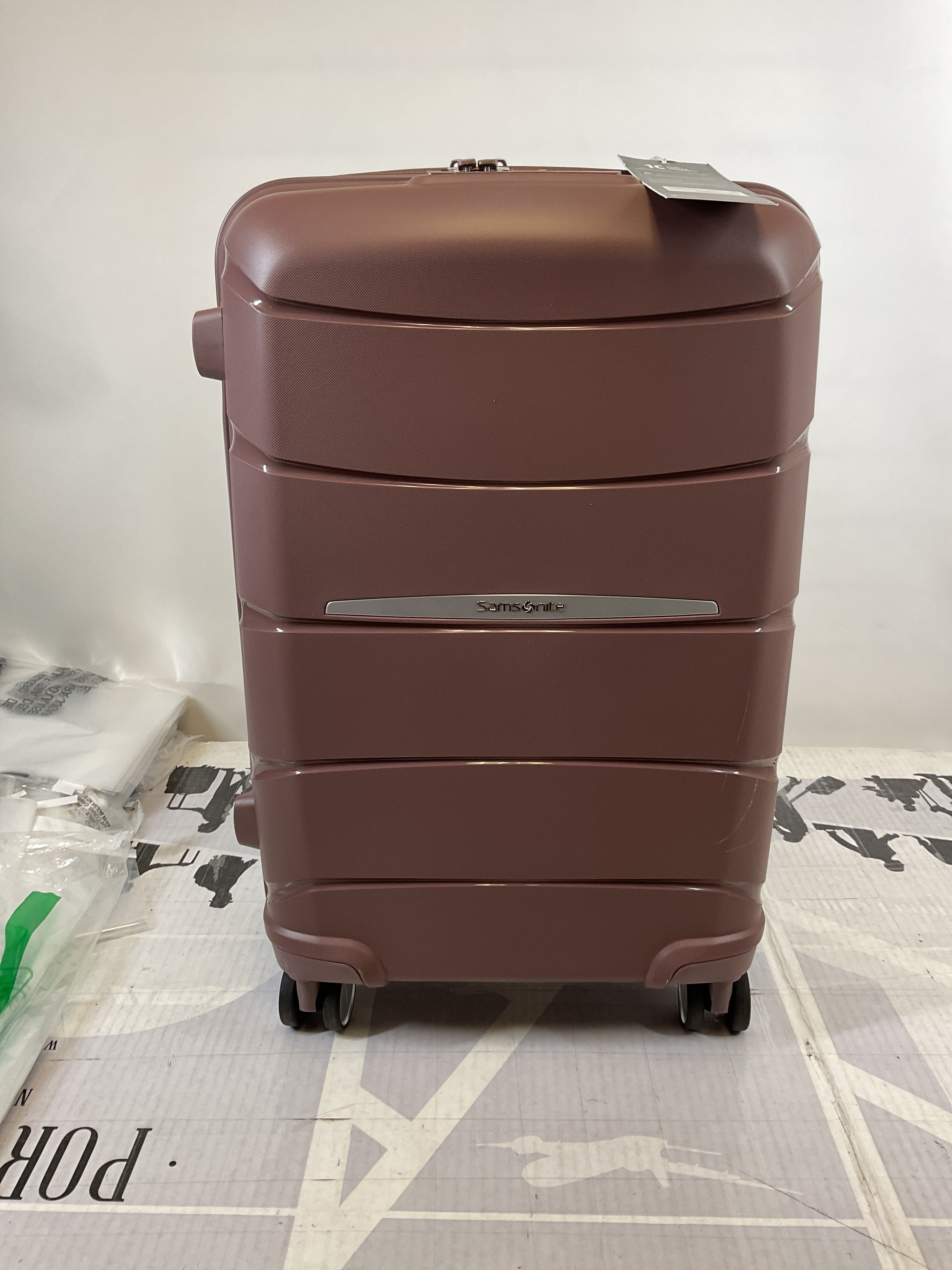 Samsonite Outline Pro Carry-On Spinner ( Cocoa Chocolate Mauve , One Size ) Cocoa Chocolate Mauve One Size U1