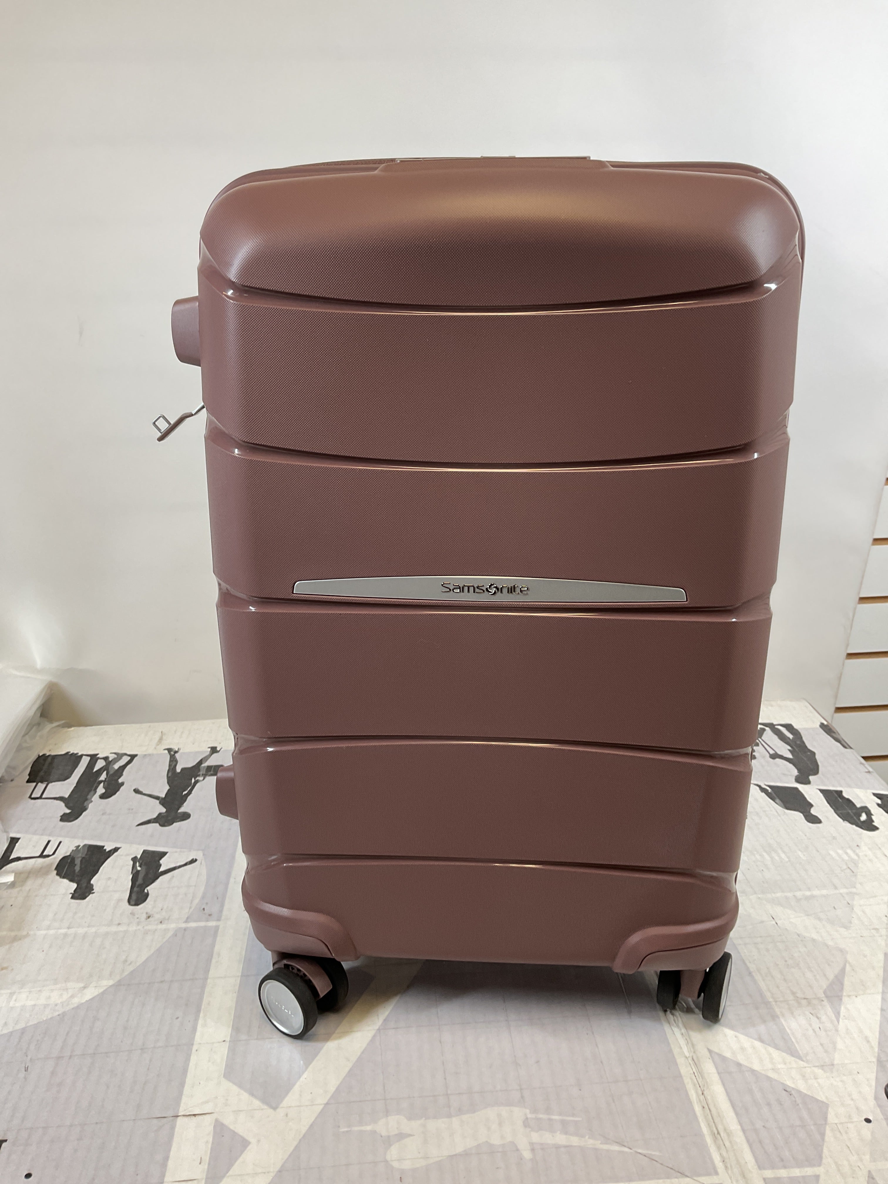 Samsonite Outline Pro Carry-On Spinner ( Cocoa Chocolate Mauve , One Size ) Cocoa Chocolate Mauve One Size U2