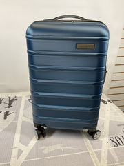 Samsonite Omni 2 21 in Carry On Spinner U1