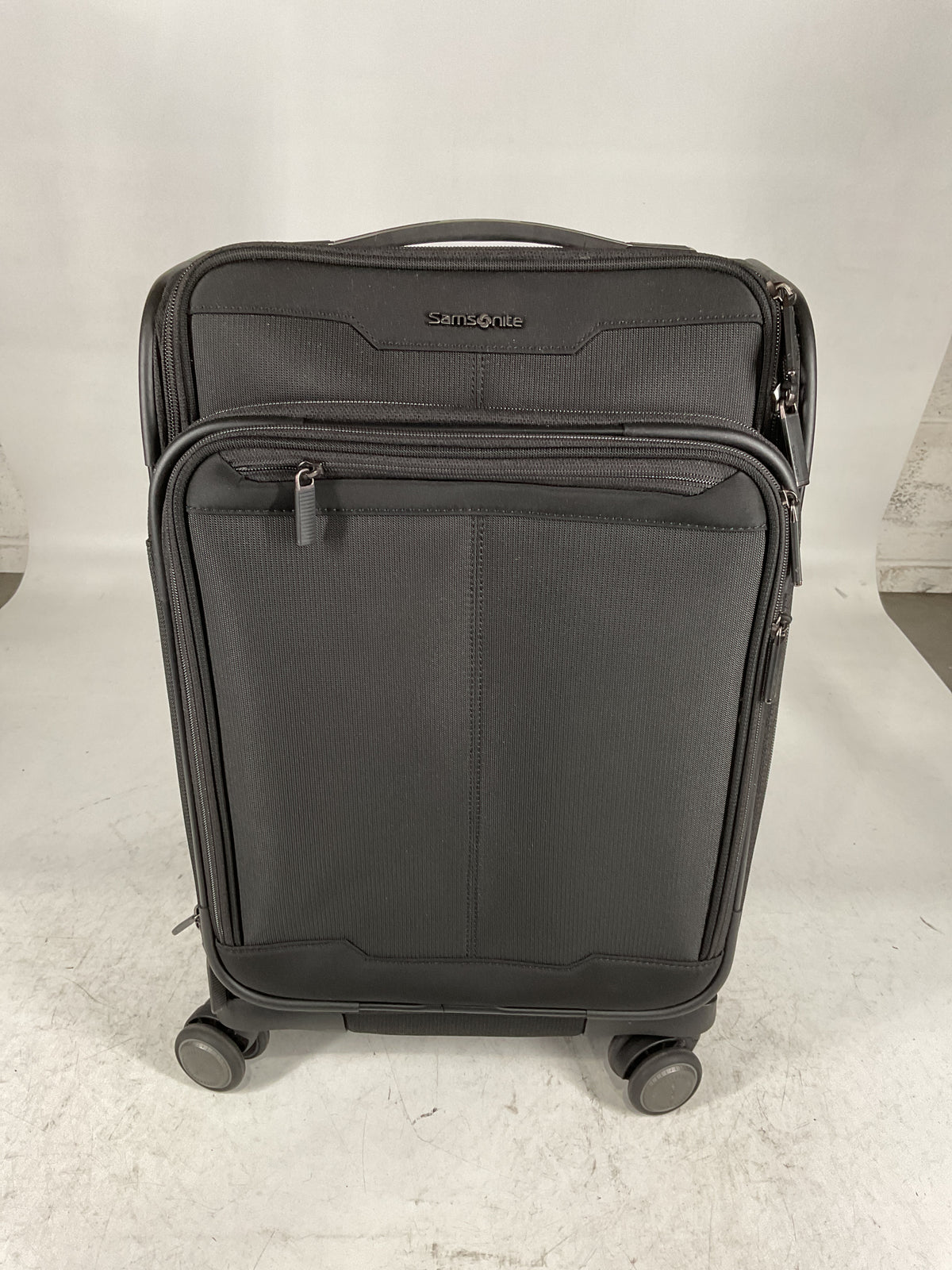 Samsonite Silhouette Softside Carry-on LuggageU1