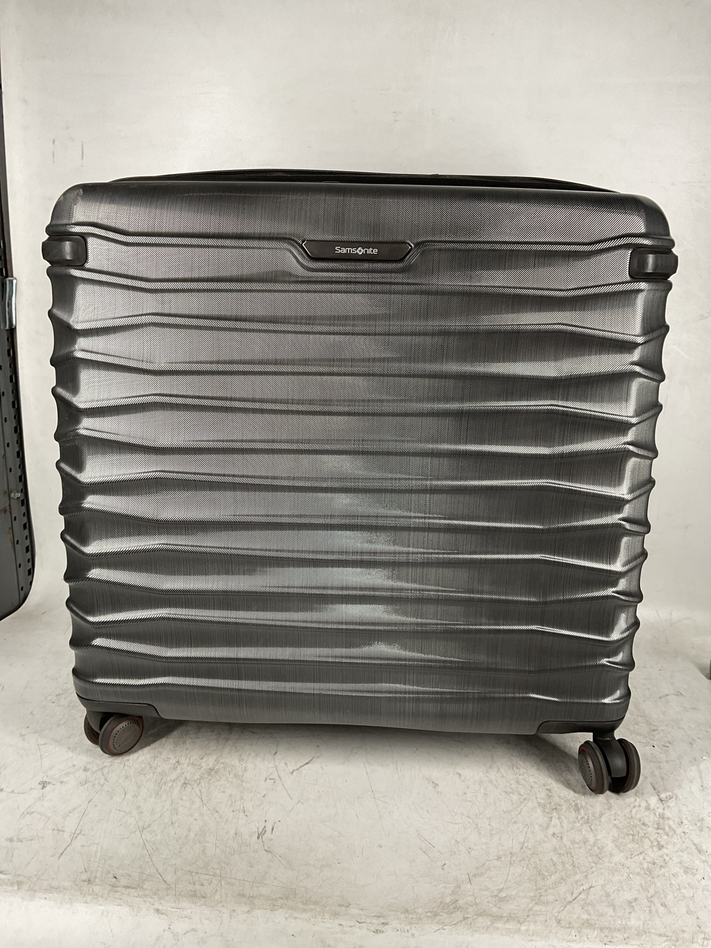 Samsonite Elevation Plus Medium Glider ( Triple Black , One Size ) Triple Black One Size U1