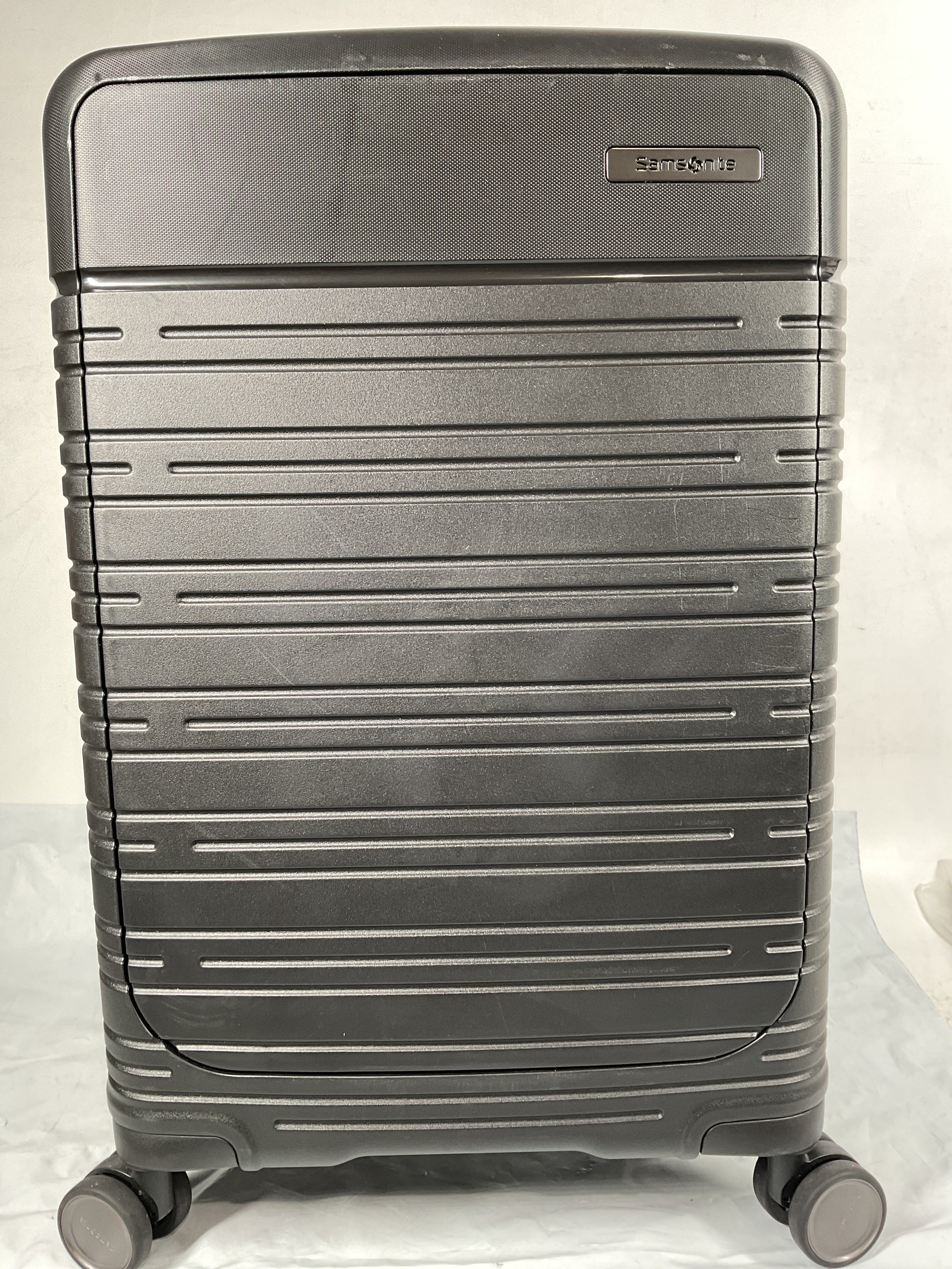 Samsonite Elevation Plus Carry-On Spinner ( Triple Black , One Size ) Triple Black One Size U3