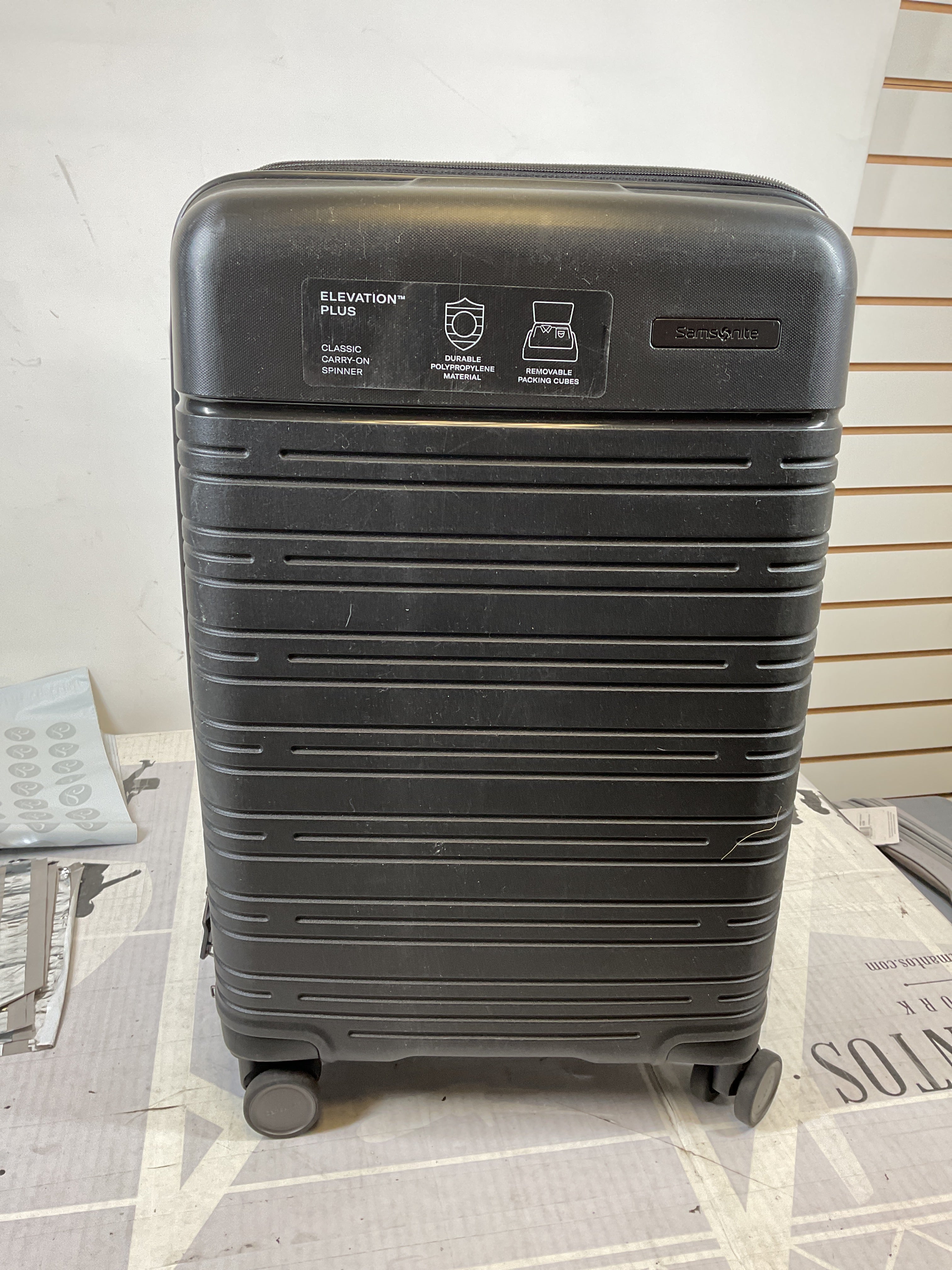 Samsonite Elevation Plus Carry-On Spinner ( Triple Black , One Size ) Triple Black One Size U4