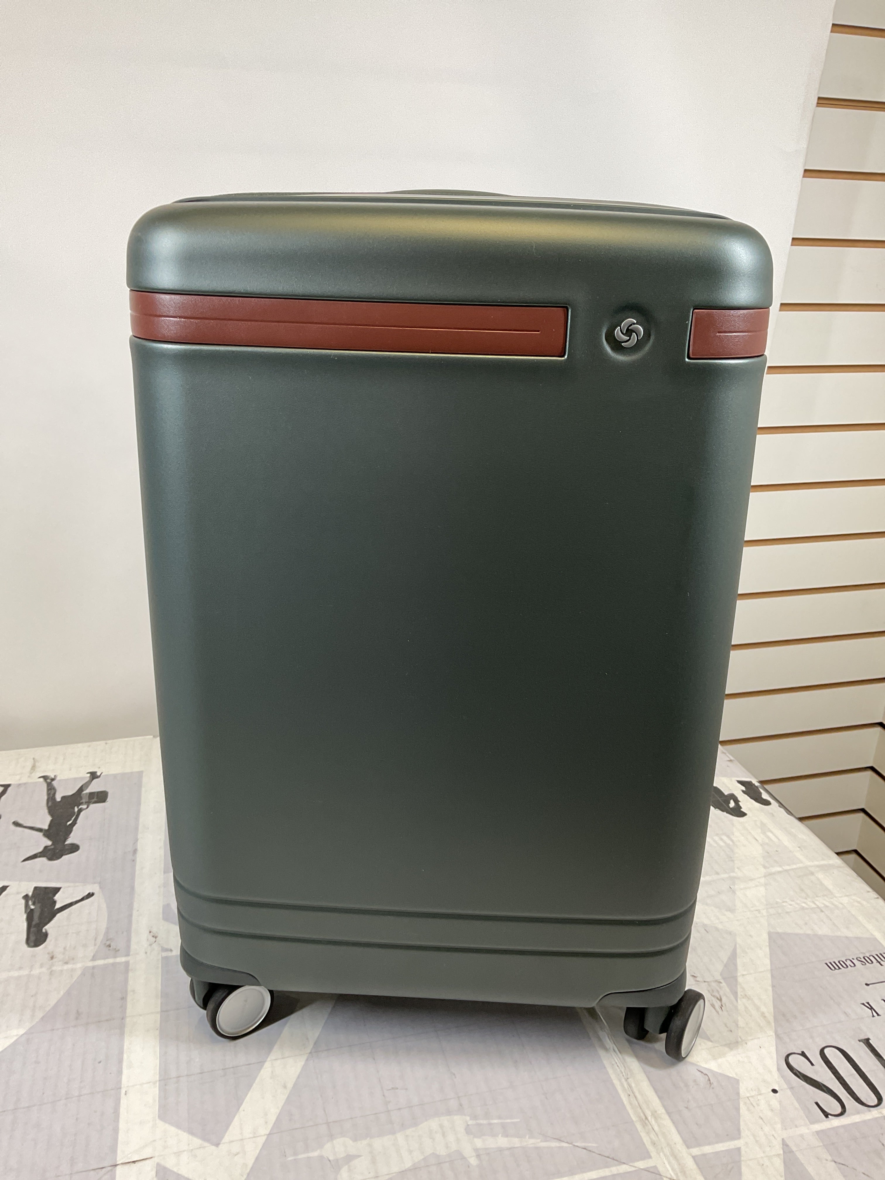 Samsonite Virtuosa Hardside Expandable Luggage with Spinner Wheels ( Pine Green , Carry-On 21-Inch ) Pine Green Carry On 21 Inch U13